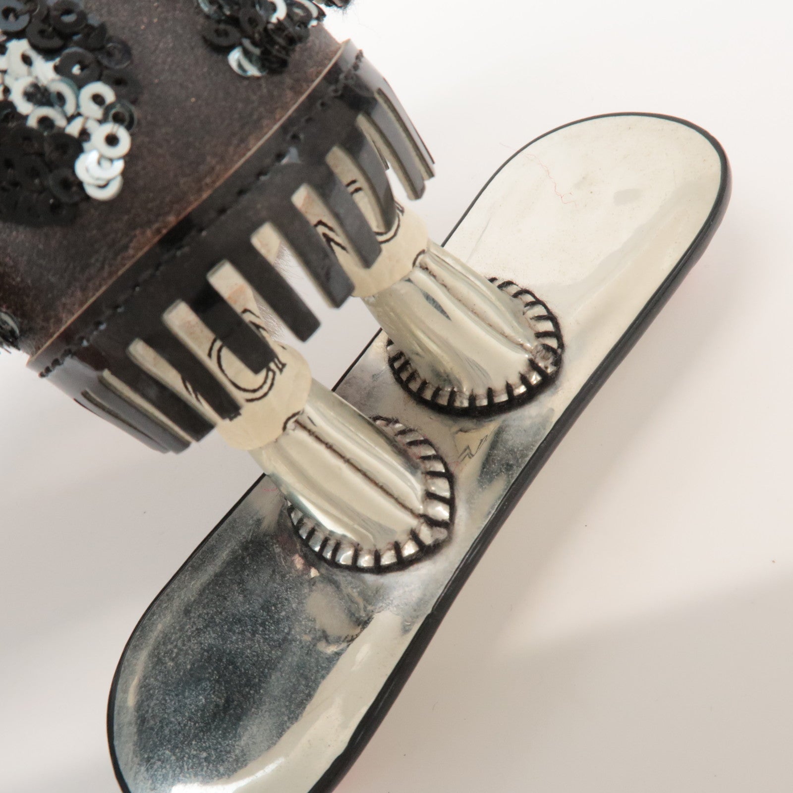 MCM Rabbit Skateboard Leather Metal Key Holder Ivory Black