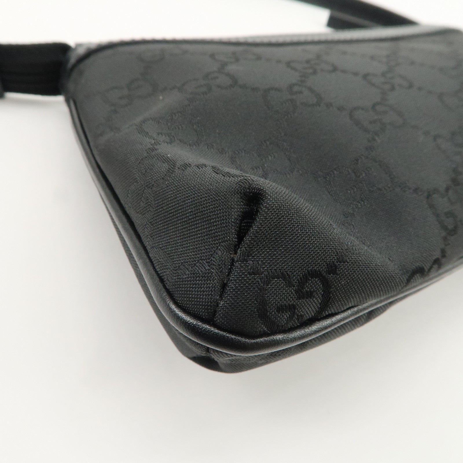GUCCI GG Monogram Nylon Leather Shoulder Bag Pouch Black 272381