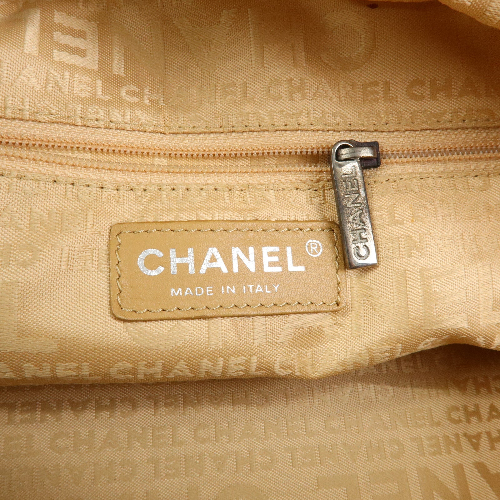 CHANEL COCO Mark Caviarskin Hand Bag Cosmetic Pouch Ivory
