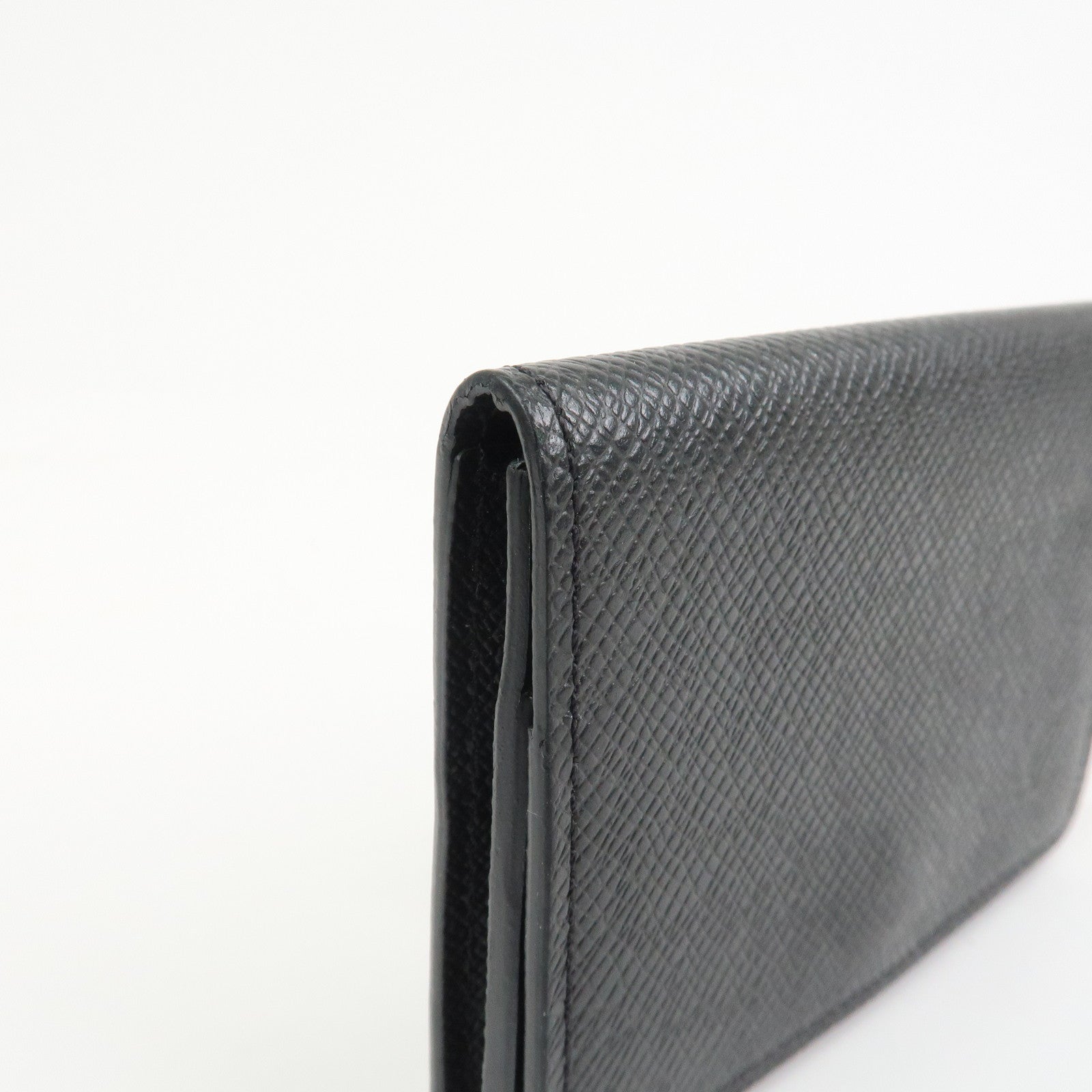 Louis Vuitton Taiga Envelope Carte de Visite NM Card Case M64595