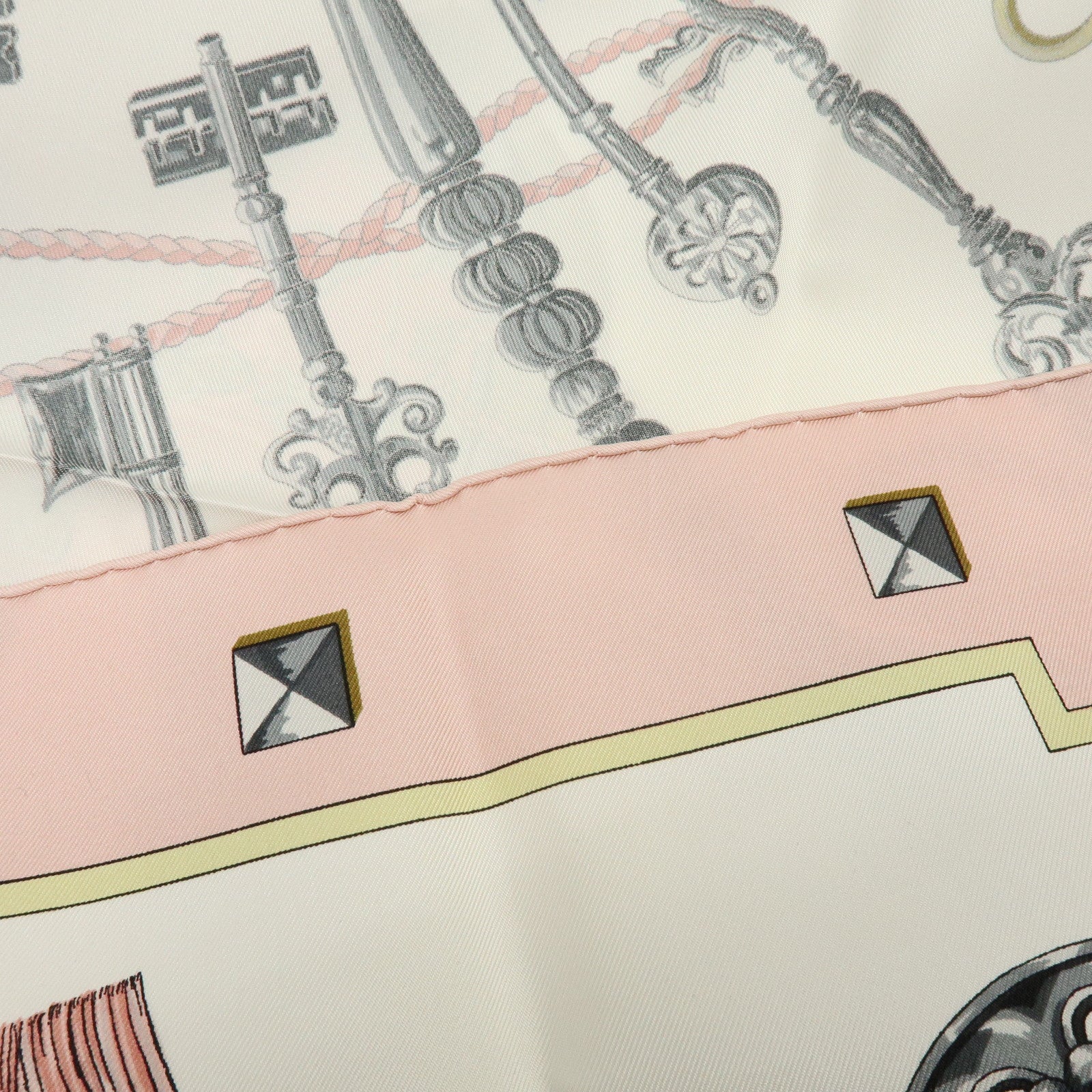 HERMES Carre 90 Silk 100% Scarf LES CLES THE KEYS RARE Light Pink