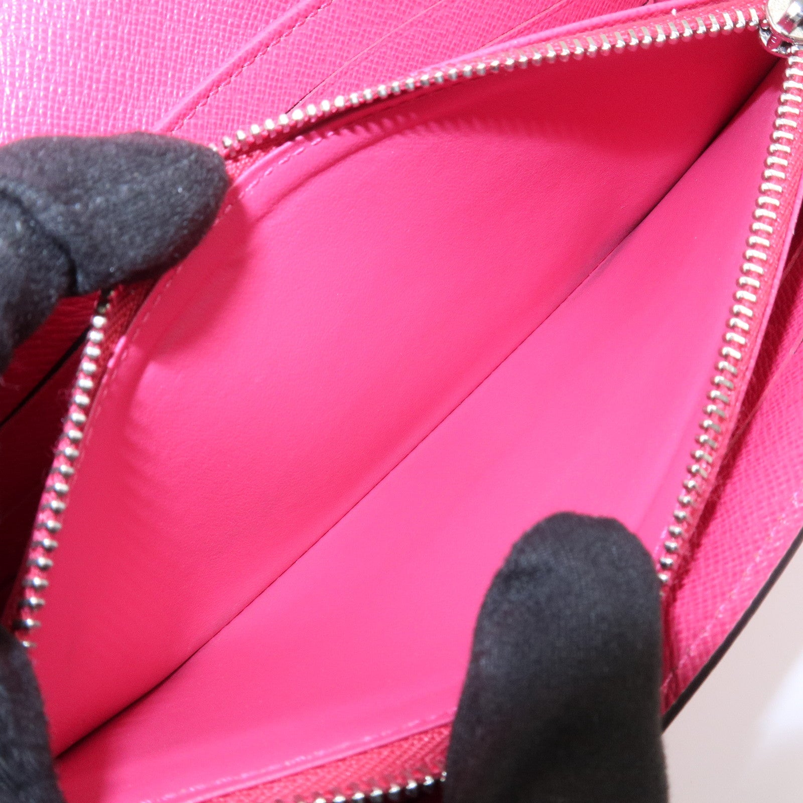 Louis Vuitton Epi Portefeuille Sarah Long Wallet Fuchsia M60580