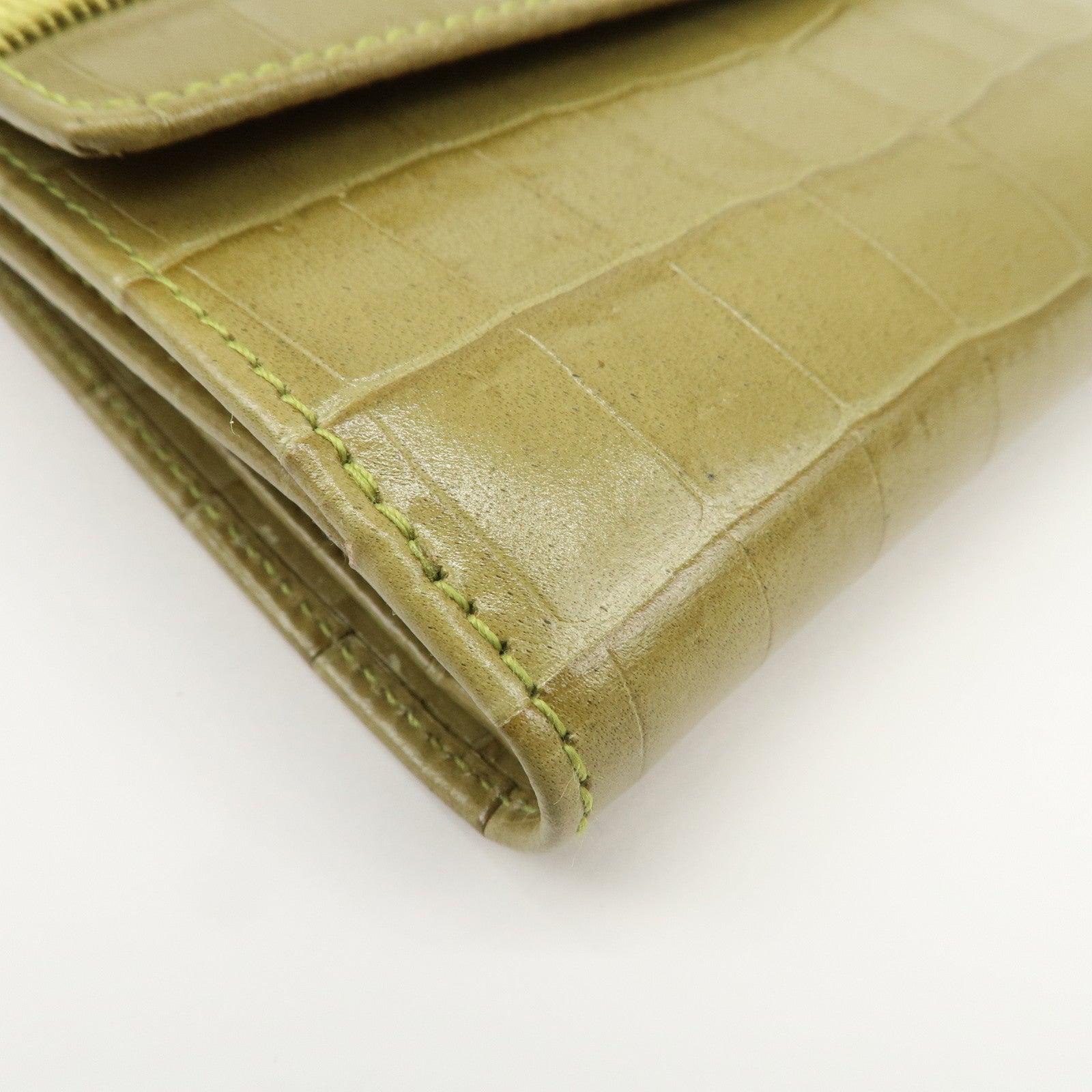 Ferragamo Vara Logo Embossed Leather Compact Wallet Light Green