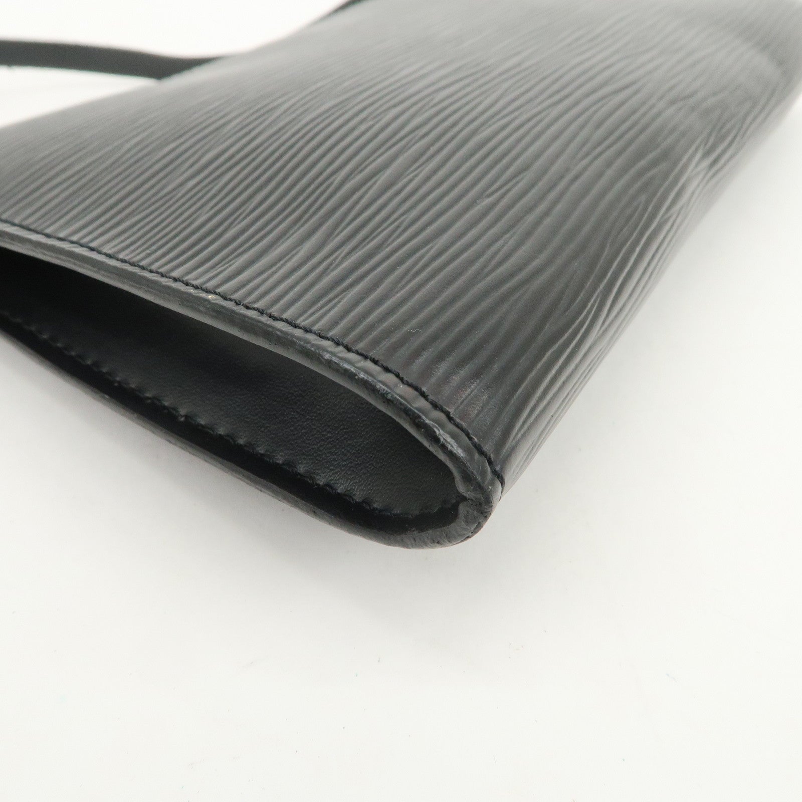 Louis Vuitton Epi Pochette Accessoires Hand Bag Noir M52942