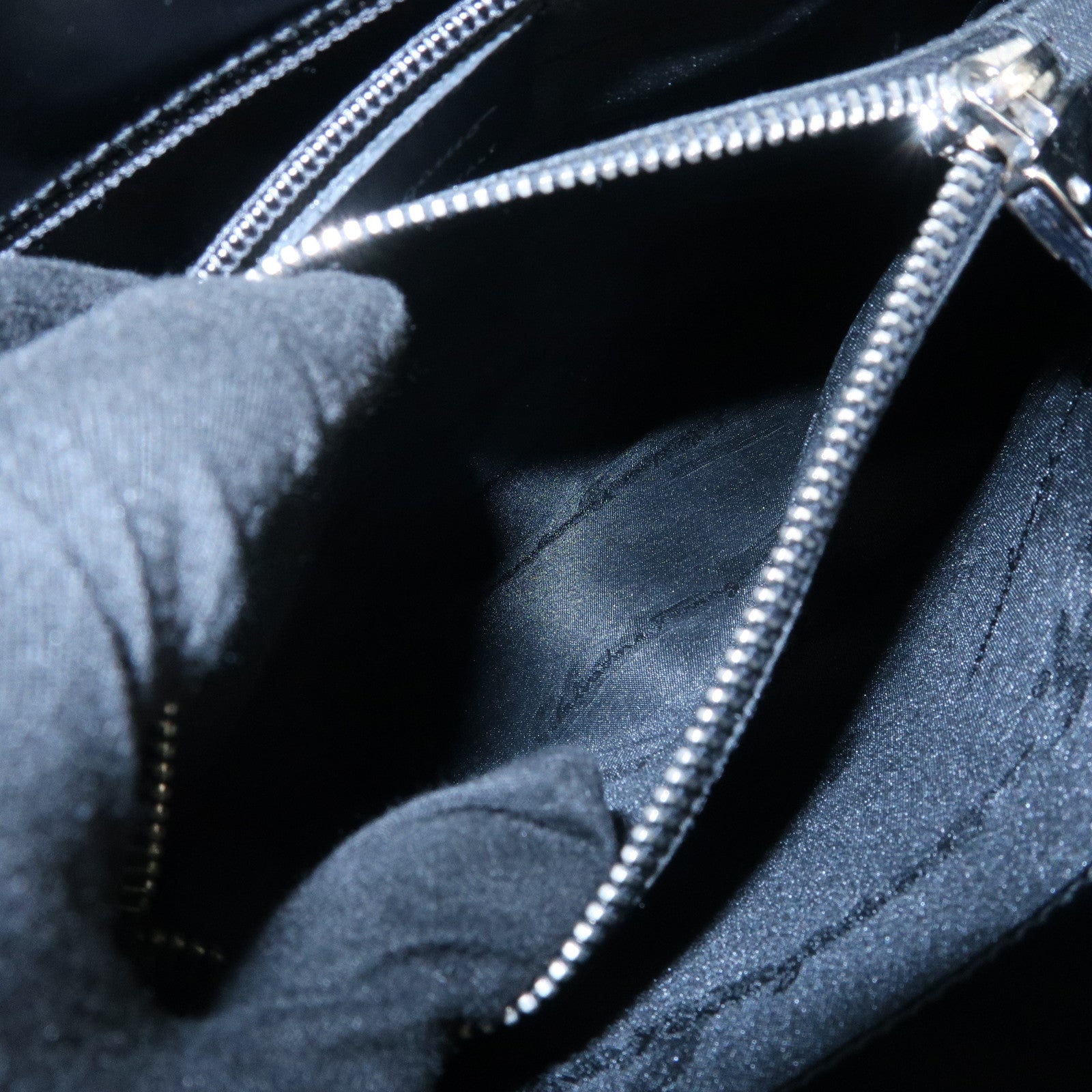 Ferragamo Gancini Embossed Leather Tote Bag Hand Bag Black