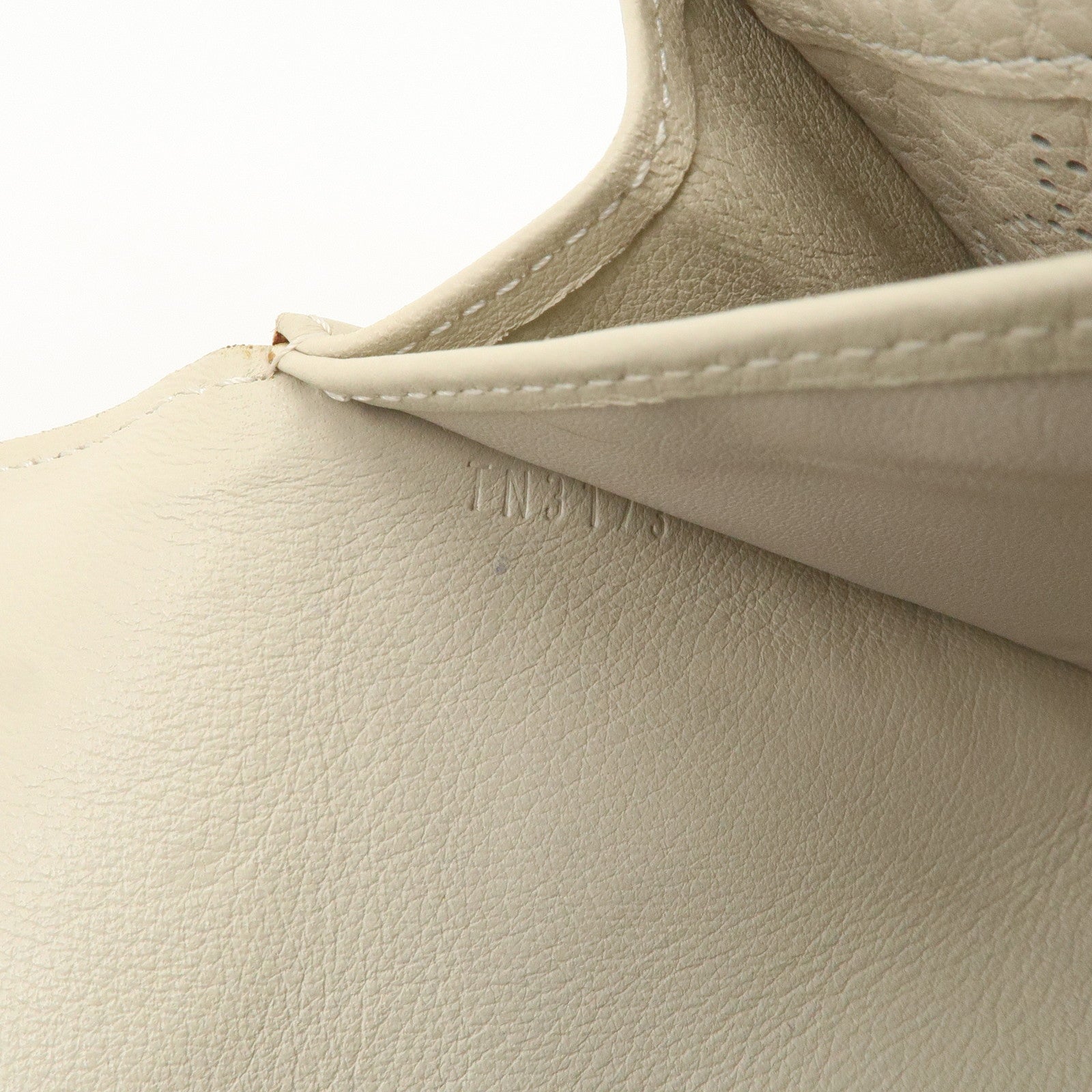 Louis Vuitton Mahina Leather Portefeuille Iris Long Wallet M58159