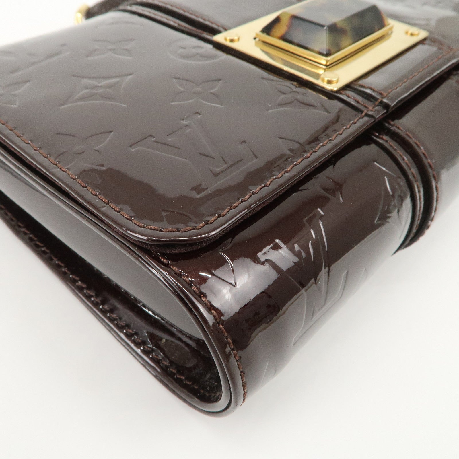 Louis Vuitton Monogram Vernis Leather Vermont Avenue Shoulder Bag