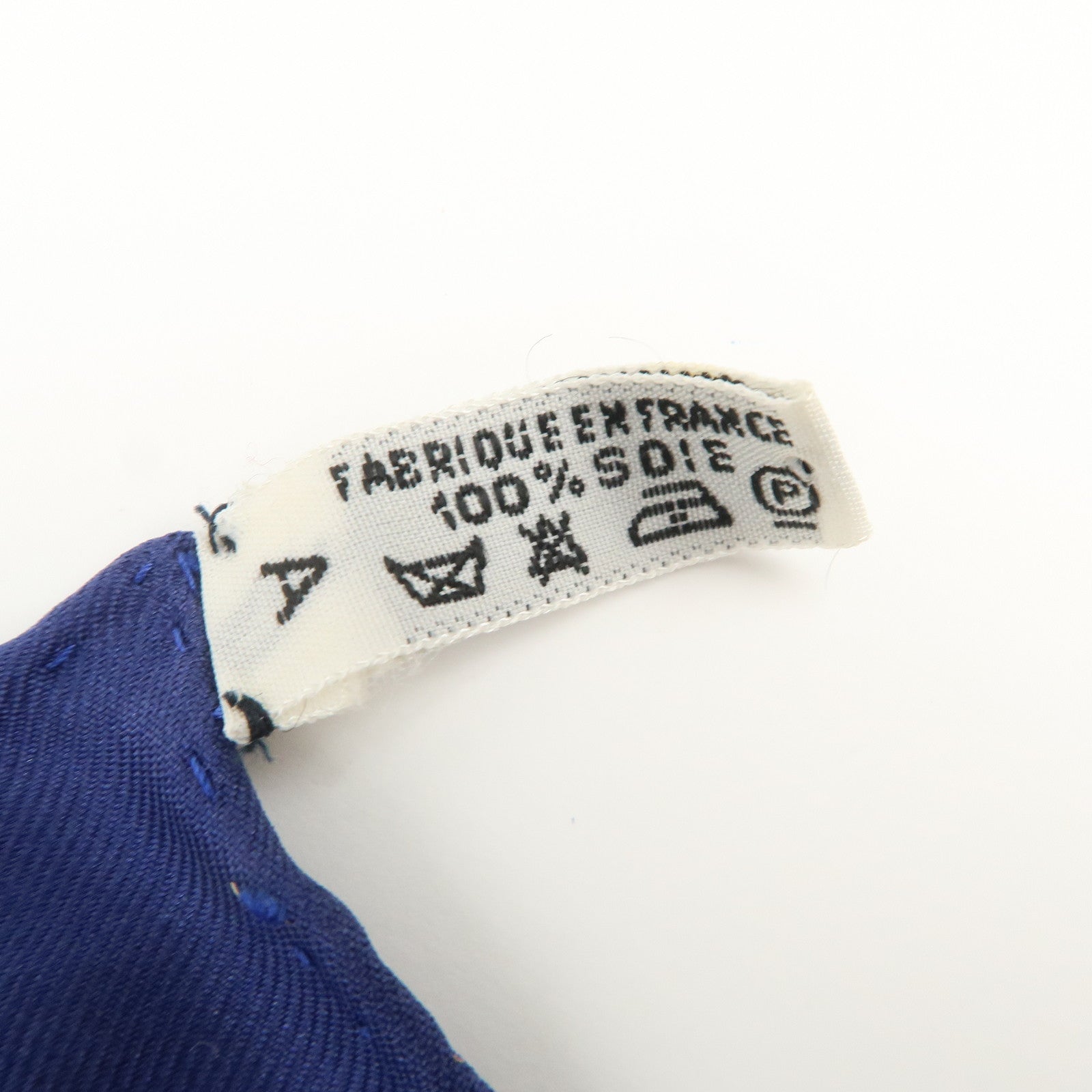 HERMES Carre 90 Silk 100% Grand Manege Scarf Navy Gold