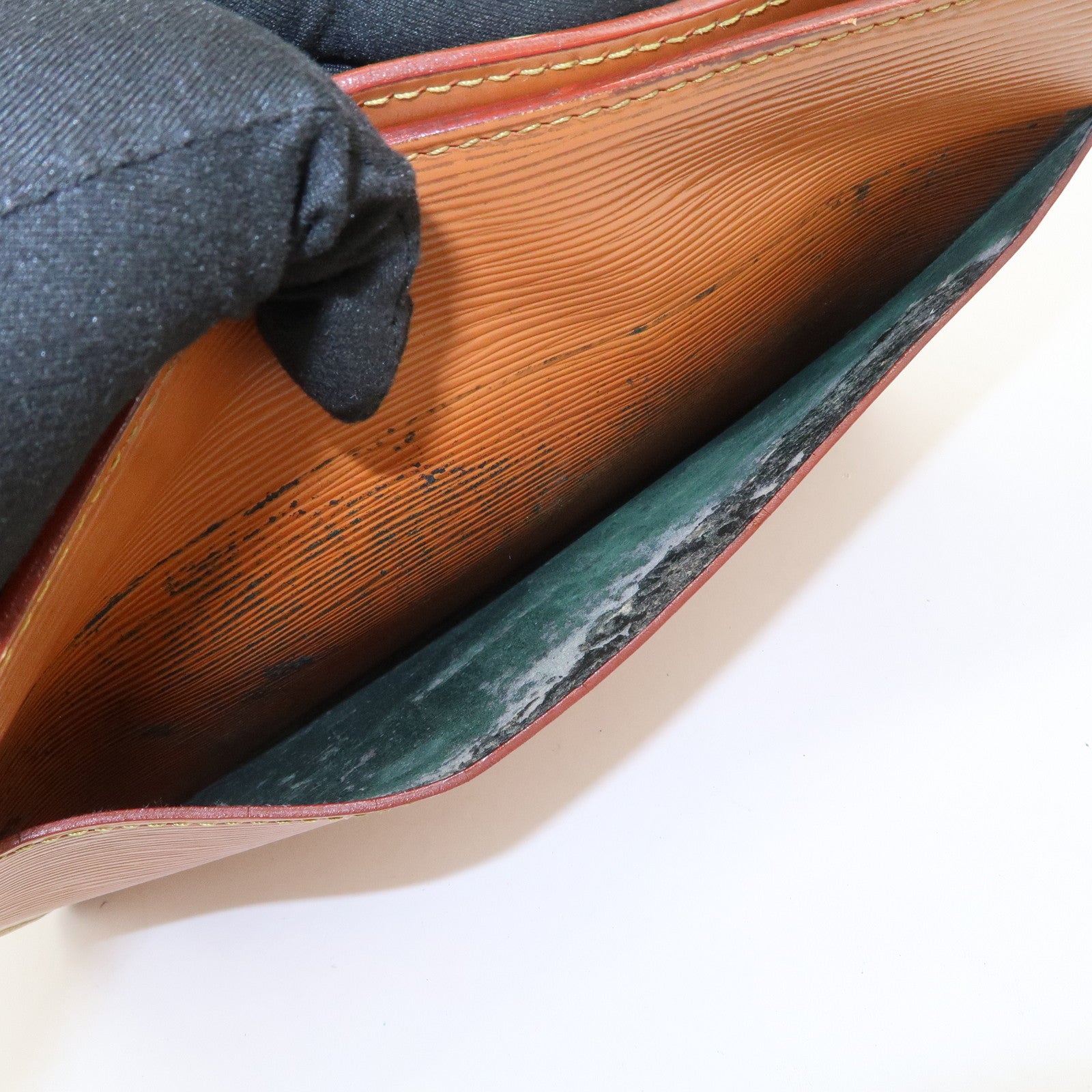 Louis Vuitton Epi Pochette Homme Clutch Bag Zipang Gold M52528