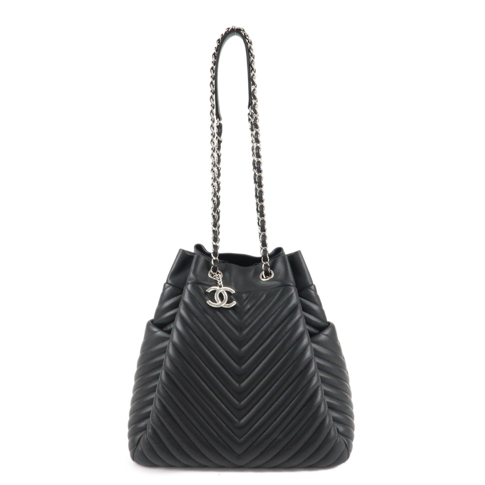CHANEL Matelasse V Stich Calf Leather Chain Shoulder Bag Black A91135 Used