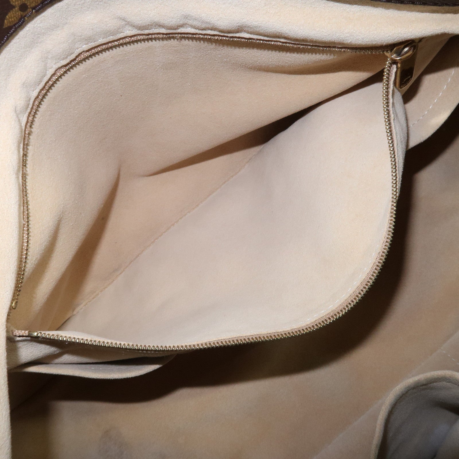 Louis Vuitton Monogram Artsy MM Shoulder Bag Brown M40249