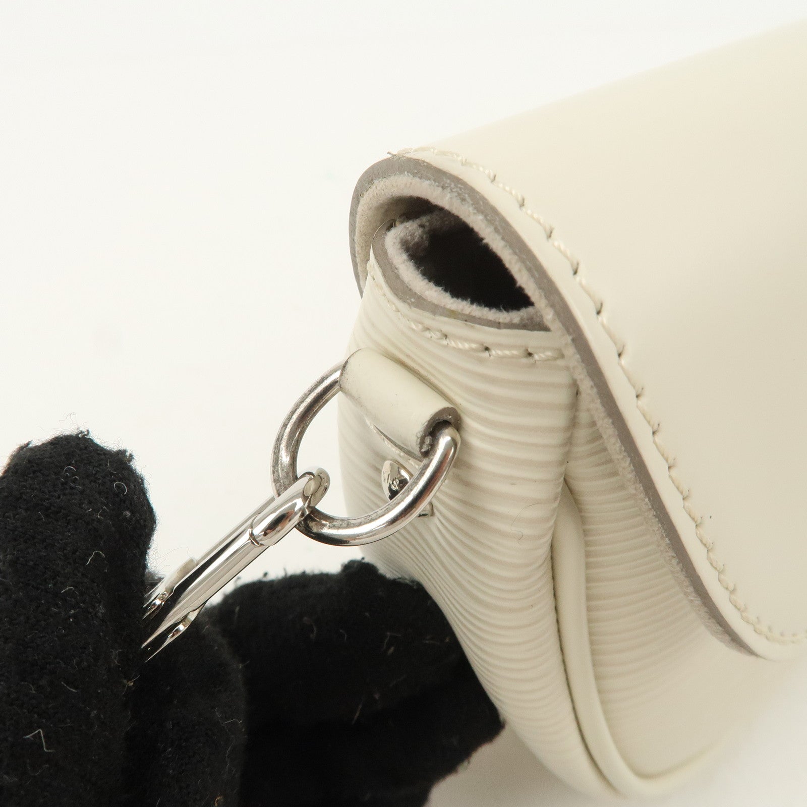 Louis Vuitton Epi Pochette Montaigne Shoulder Bag Ivoire M5929J Used