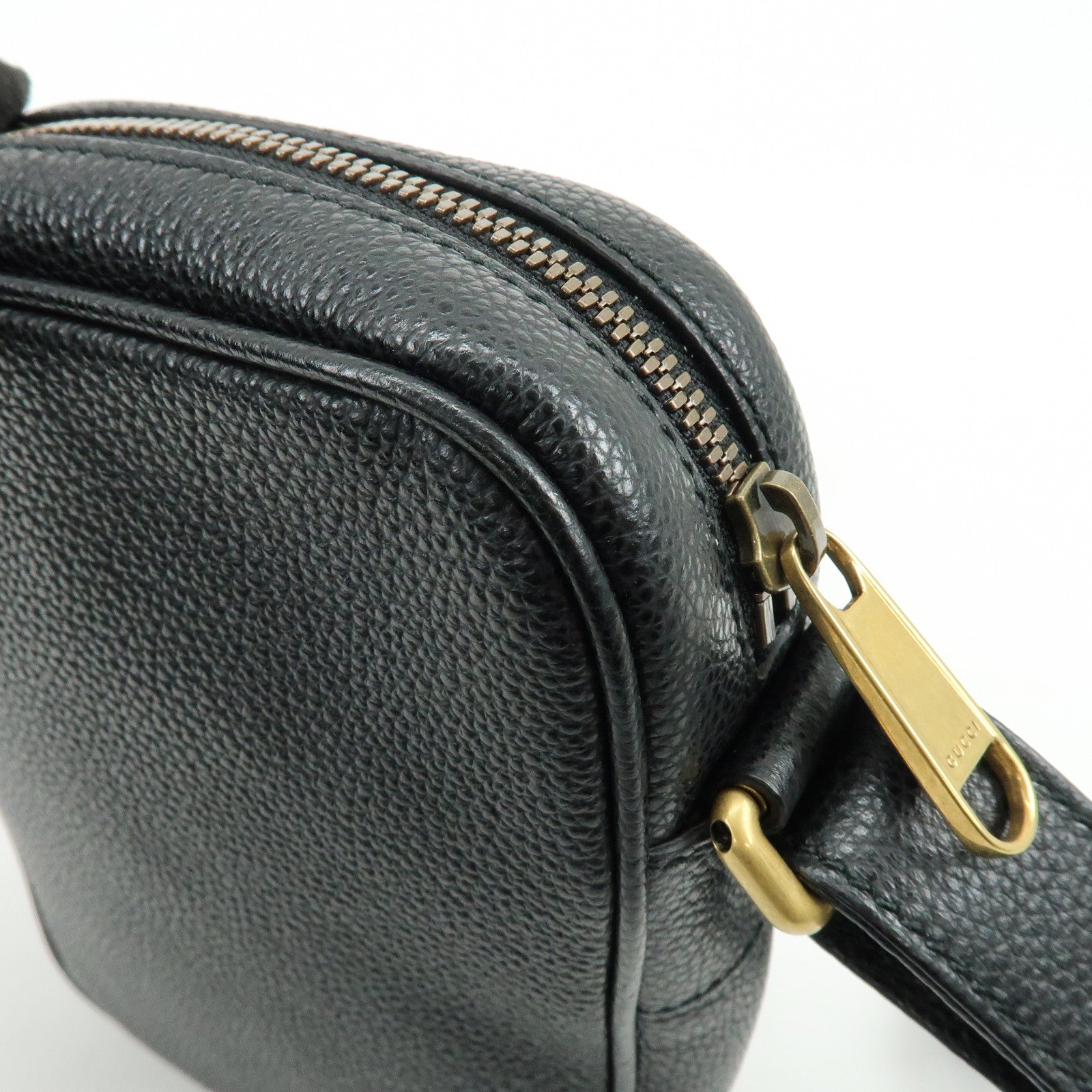 GUCCI Sherry Calf Leather Vintage Logo Shoulder Bag Black 574803