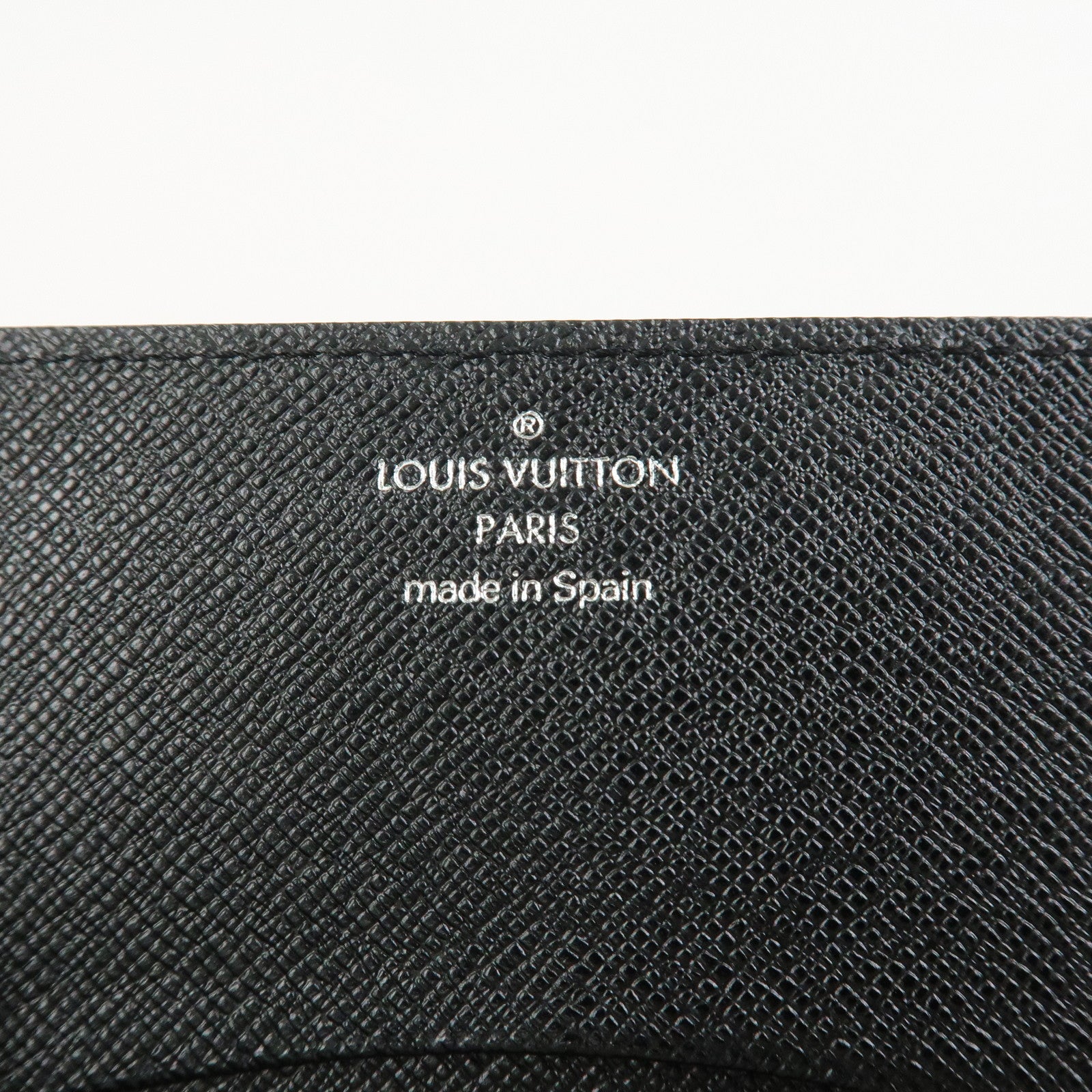 Louis Vuitton Taiga Enveloppe Cartes de Visite Card Case M30922