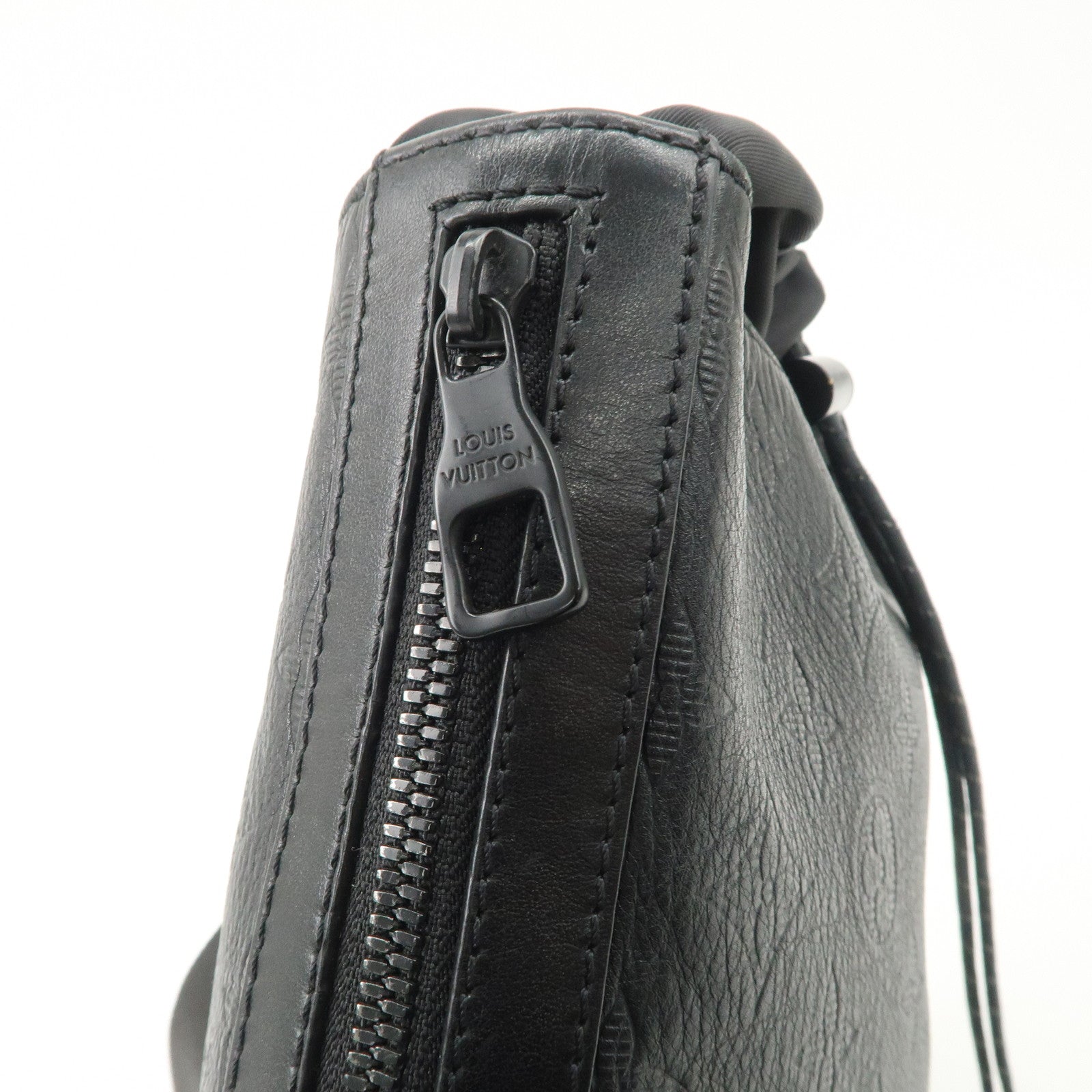 Louis Vuitton Monogram Shadow Chalk Leather Sling Bag Noir M44633 Used