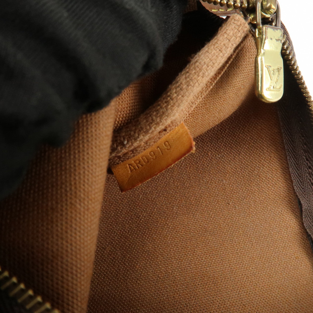 Louis Vuitton Monogram Pochette Accessoires Hand Bag Brown M51980 Used