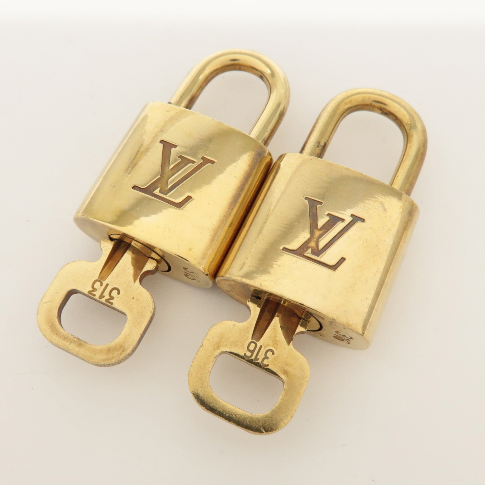Louis Vuitton Set of 10 Lock & Key Cadena Key Lock Metal Gold Used