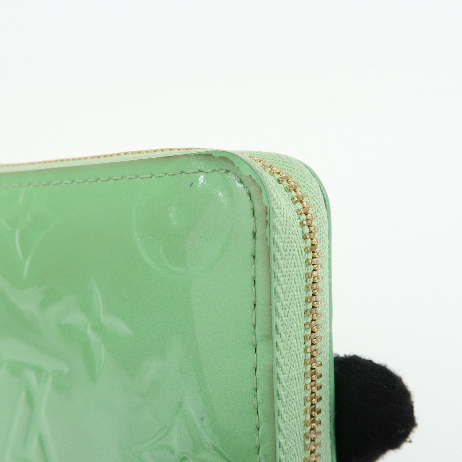 Louis Vuitton Monogram Vernis Leather Coin Case Gummy Apple M81892