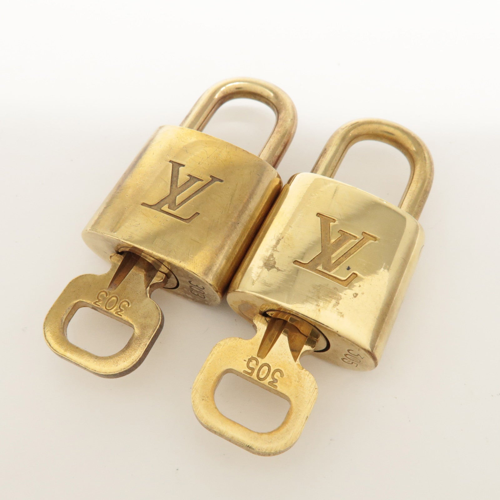 Louis Vuitton Set of 10 Lock & Key Cadena Key Lock Metal Gold