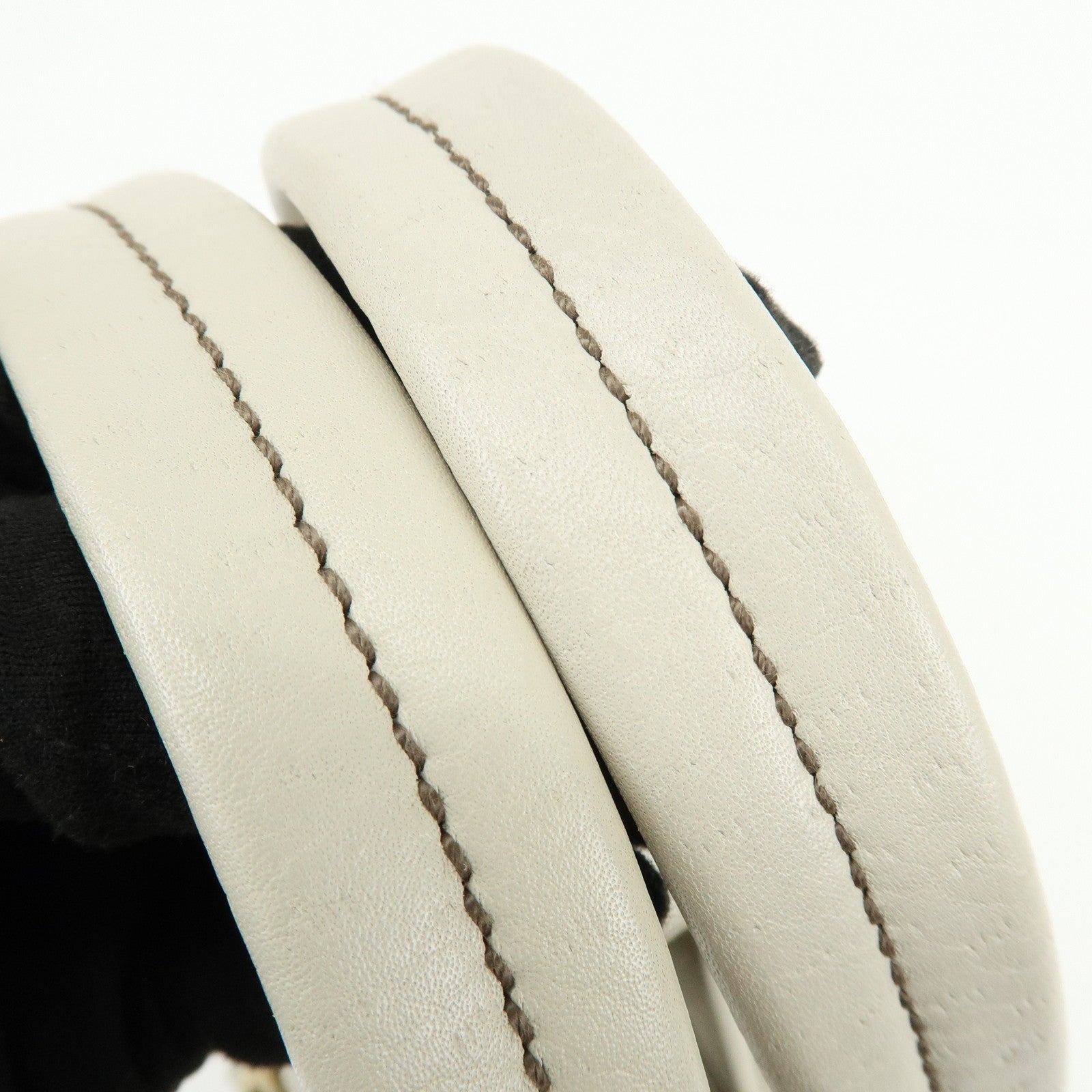 Ferragamo Gancini Leather Shoulder Bag Hand Bag Ivory