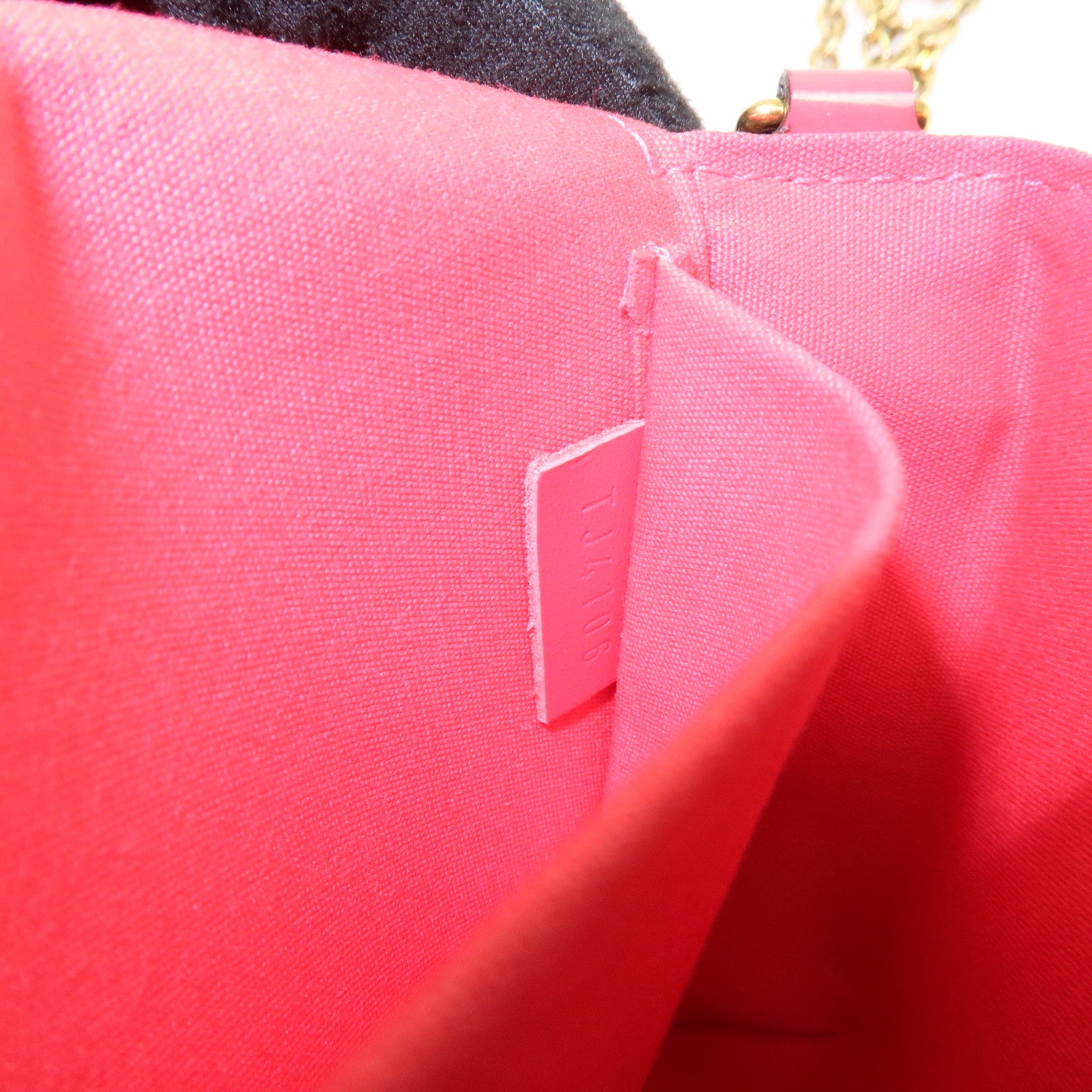 Louis Vuitton Monogram Vernis Leather Pochette Felicie Pink M61787