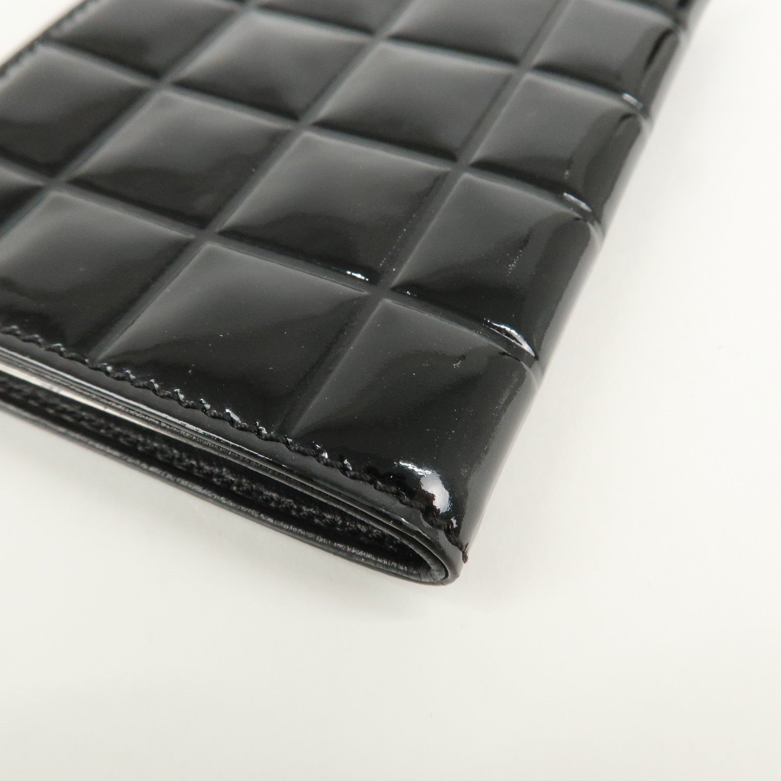 CHANEL Chocolate Bar Patent Leather Card Case Black Used