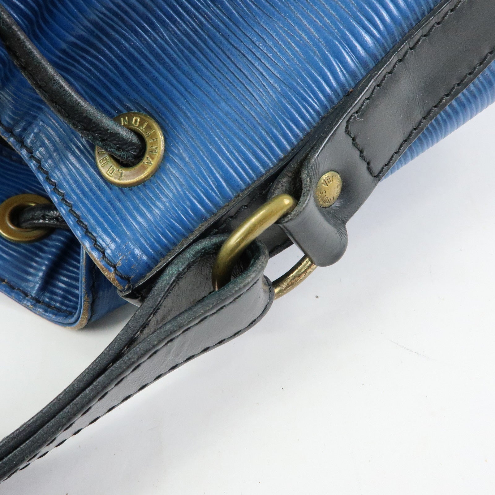 Louis Vuitton Epi Petit Noe Bi-color Shoulder Bag Noir Blue M44152