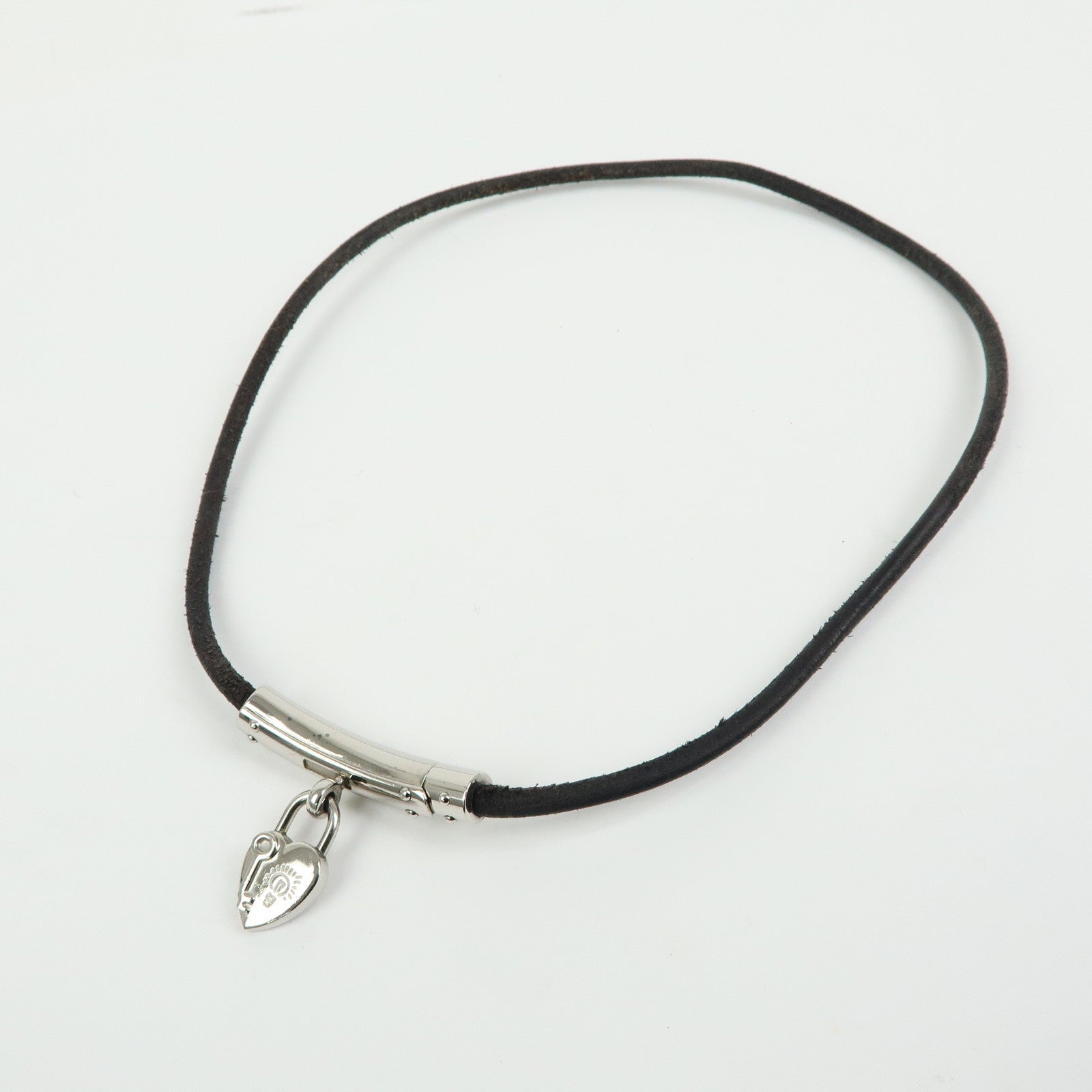 HERMES Metal Leather Vivaldi Fantasy Heart Cadena Necklace Black