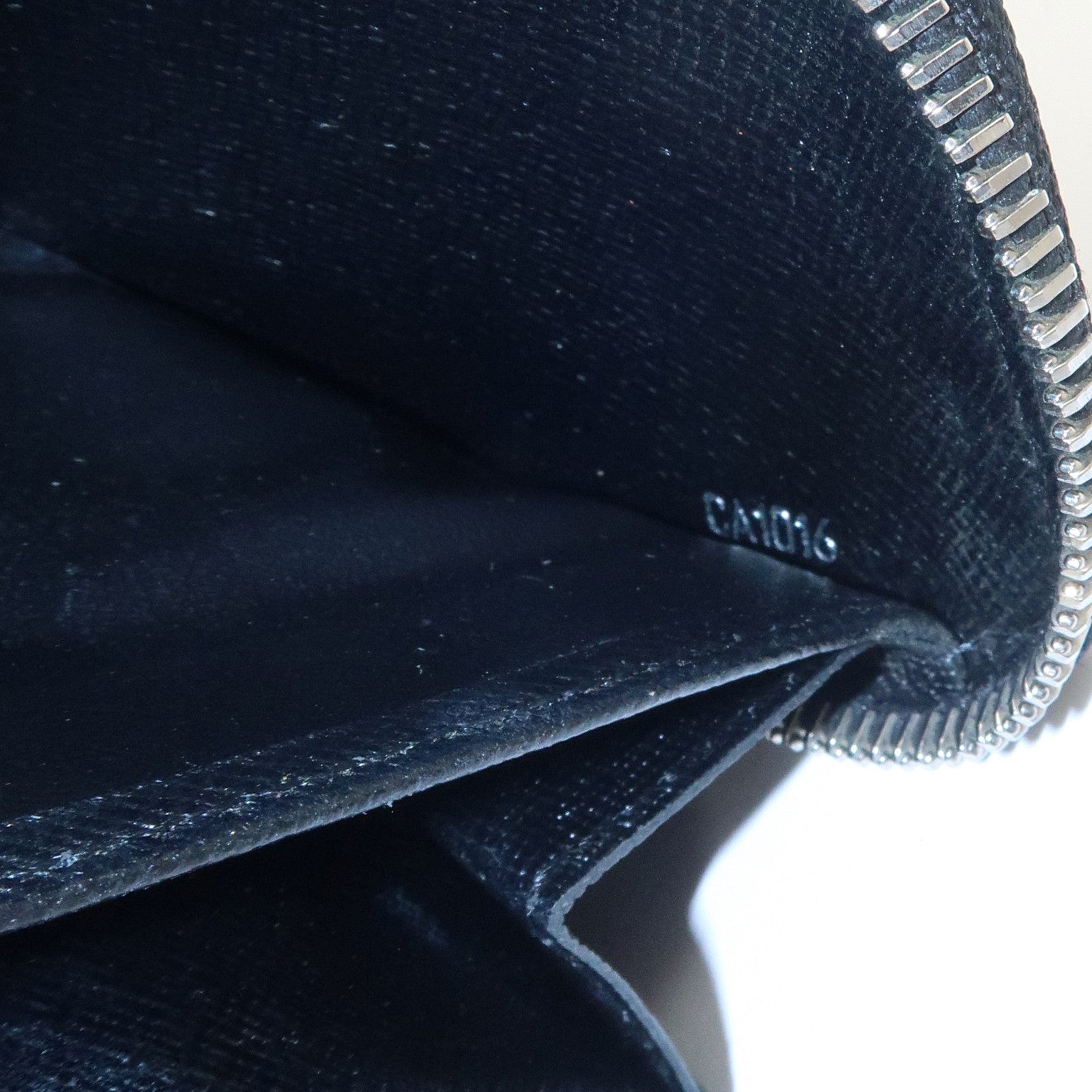 Louis Vuitton Epi leather Round Zippy Long Wallet Noir M60072