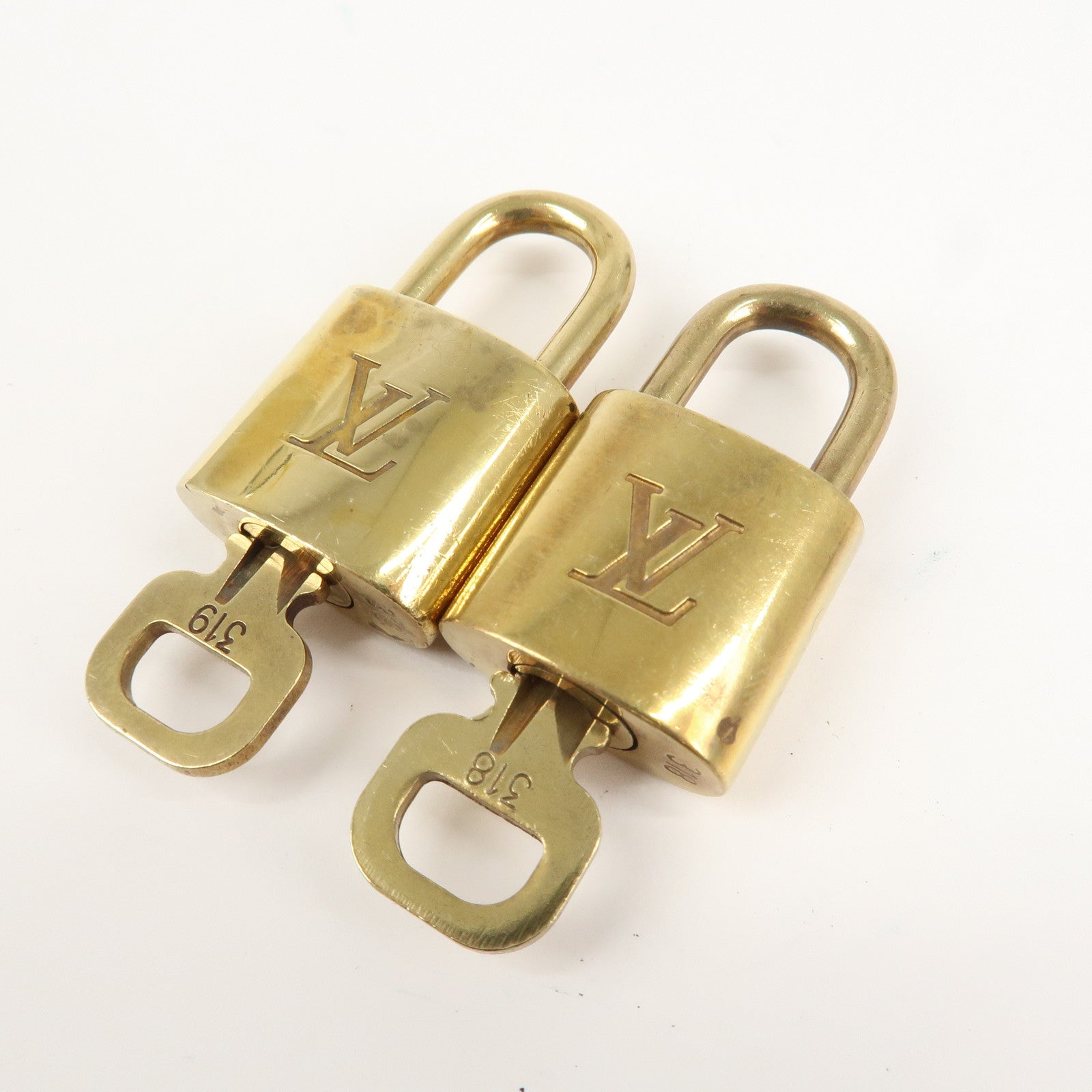 Louis Vuitton Set of 10 Lock & Key Cadena Key Lock Metal Gold Used