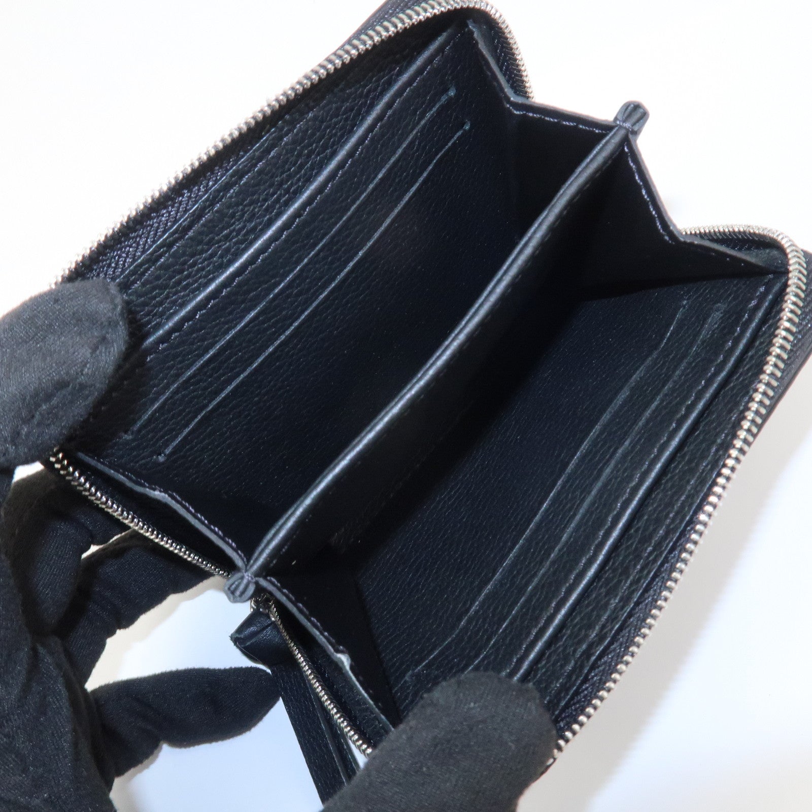 Louis Vuitton Lock Me Calf Leather Coin Case Coin Purse Noir M80099