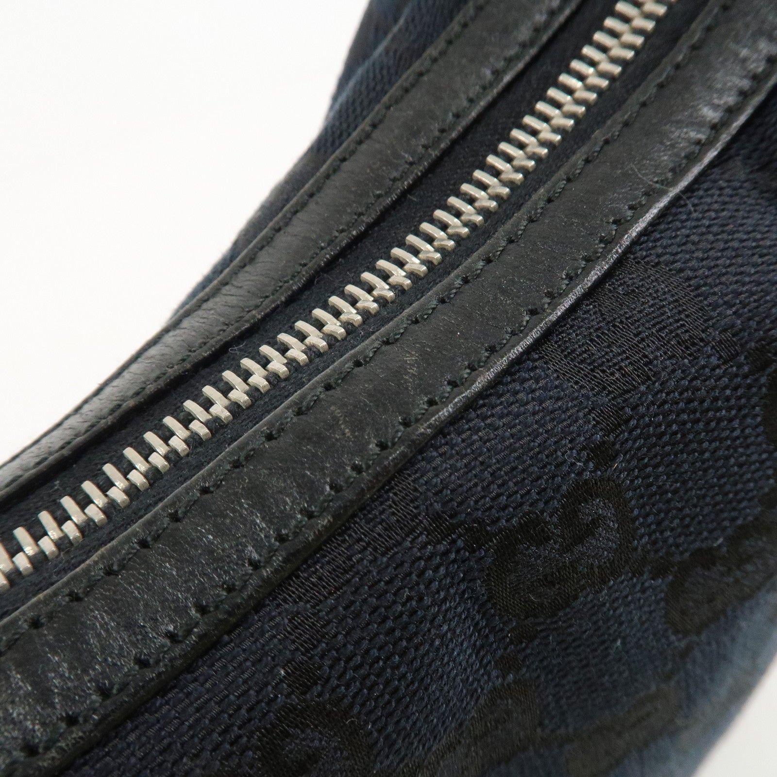 GUCCI GG Canvas Leather Shoulder Bag Black 001.3814 Used