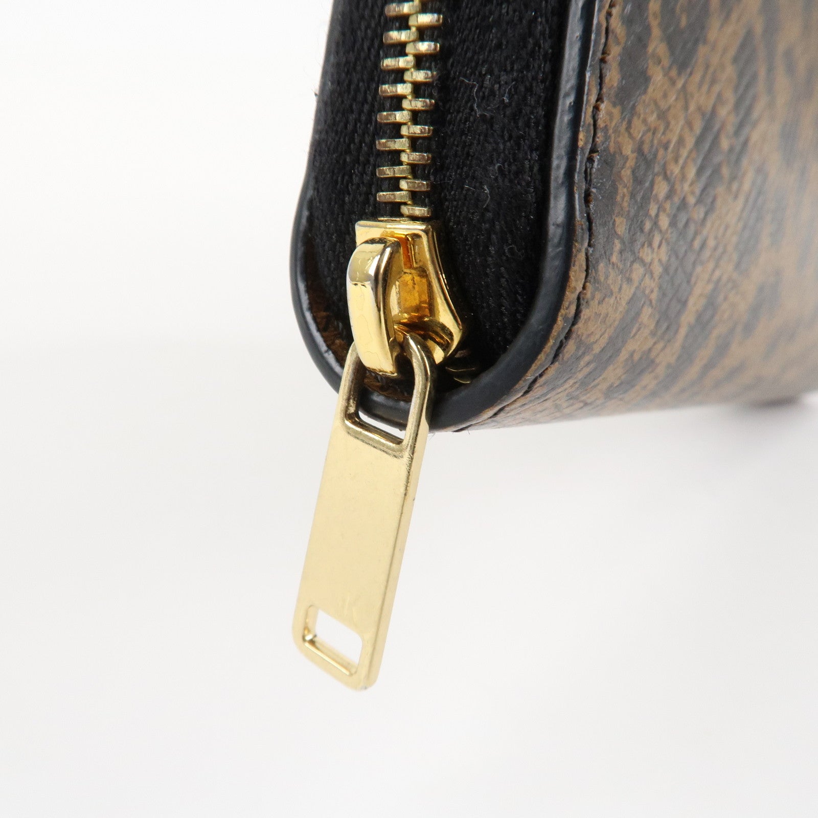 CELINE Leather Round Zippy Compact Wallet Brown Used