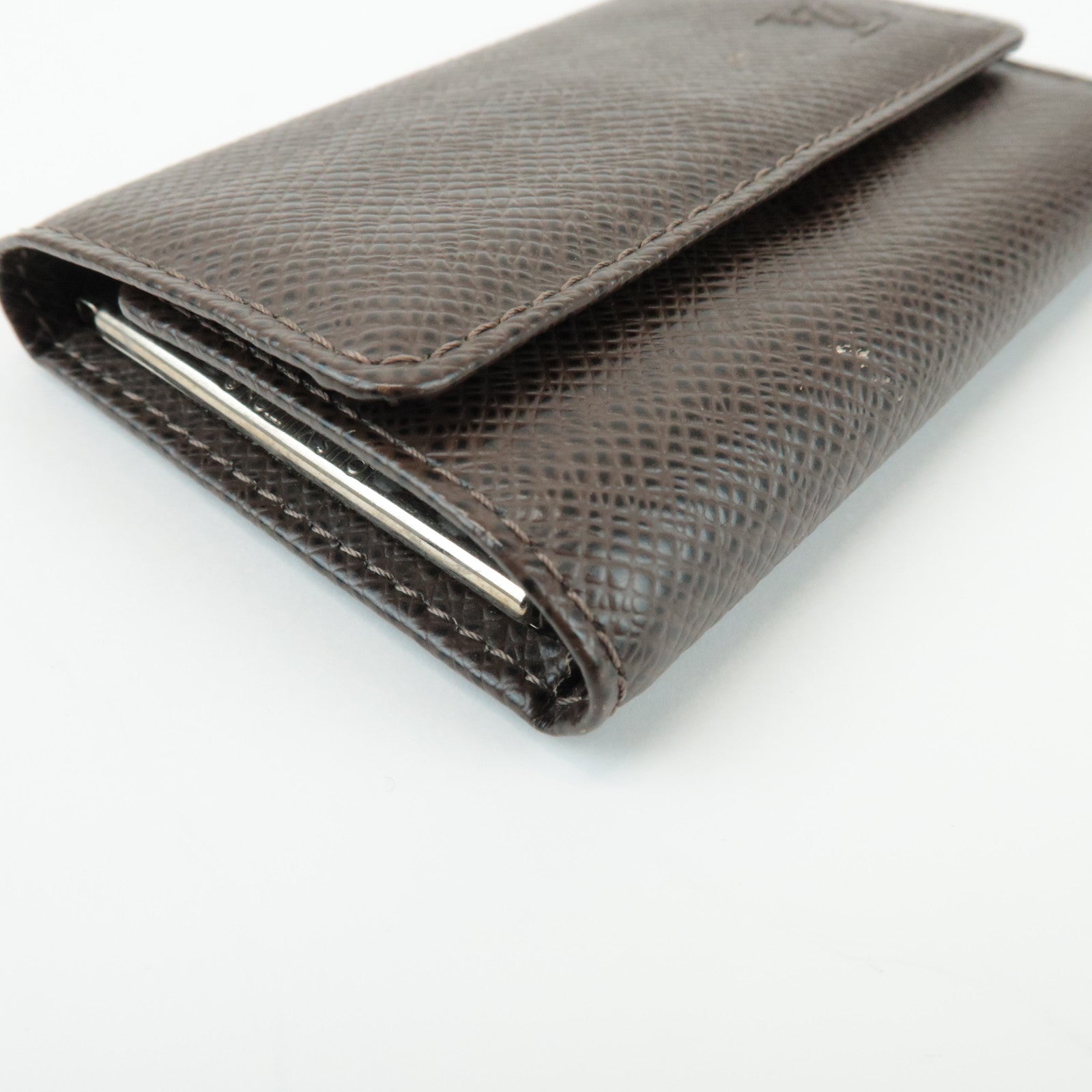 Louis Vuitton Taiga Leather Multicles 6 Key Case Gris M30538