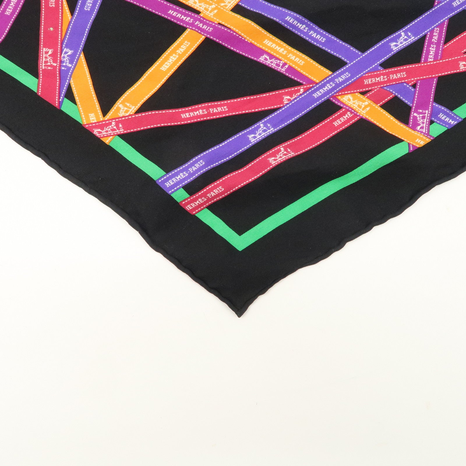 HERMES 90 Silk 100% Pointe Bolduc Triangle Scarf Black