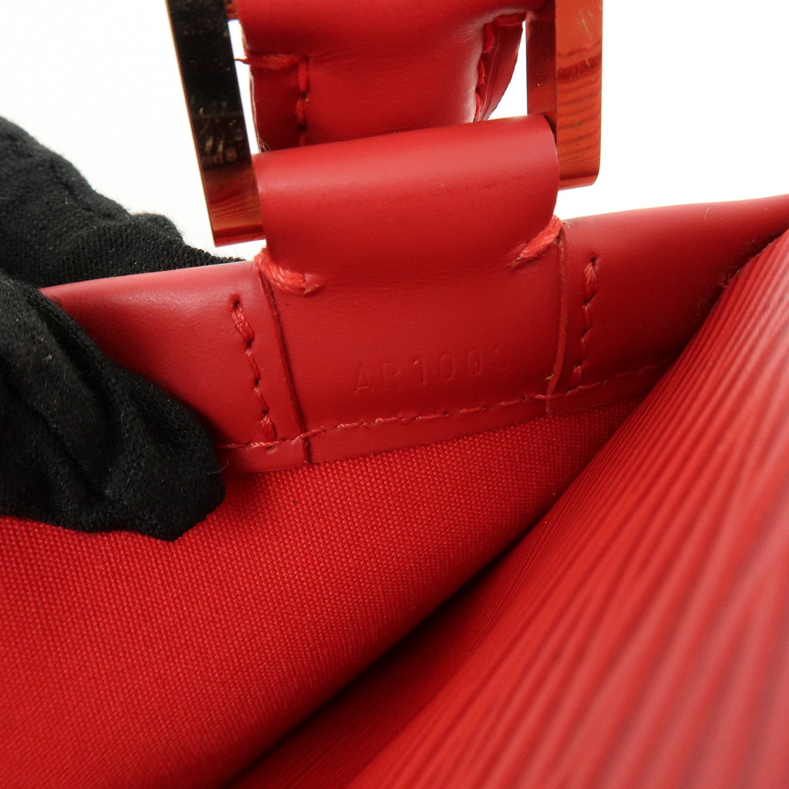 Louis Vuitton Epi Danoura PM Hand Bag Red M5891E