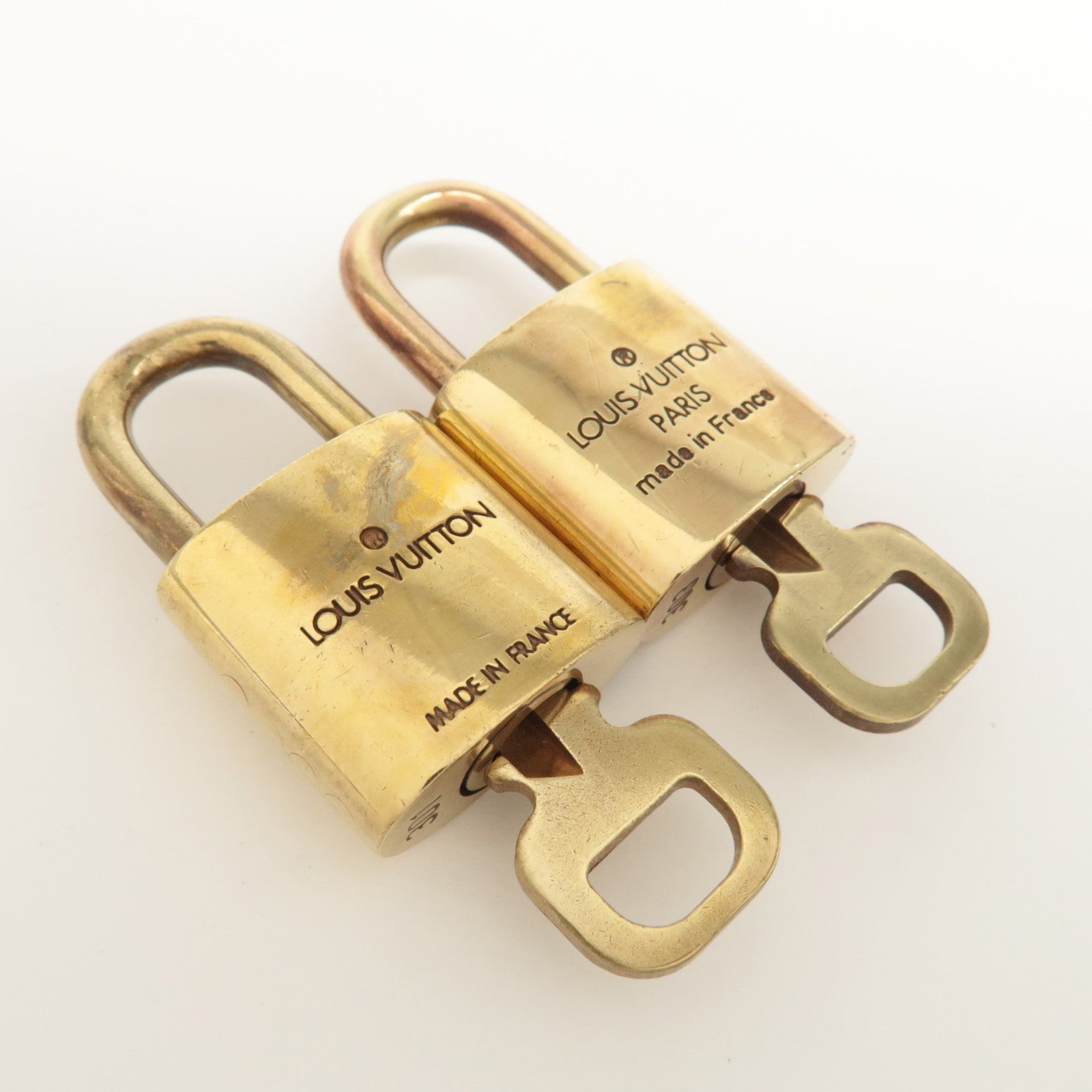 Louis Vuitton Set of 10 Lock & Key Cadena Key Lock Metal Gold Used