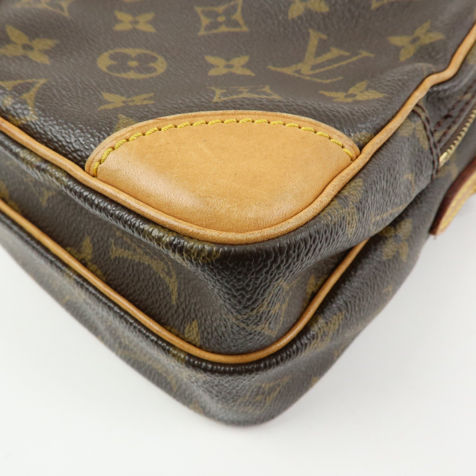 Louis Vuitton Monogram Amazone Shoulder Bag Crossbody Bag M45236