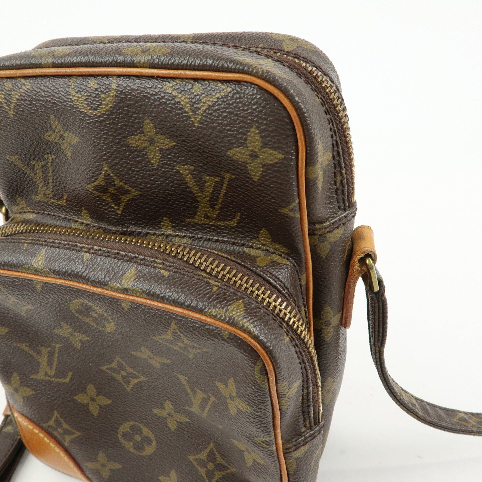 Louis Vuitton Monogram Amazone Shoulder Bag Crossbody Bag M45236