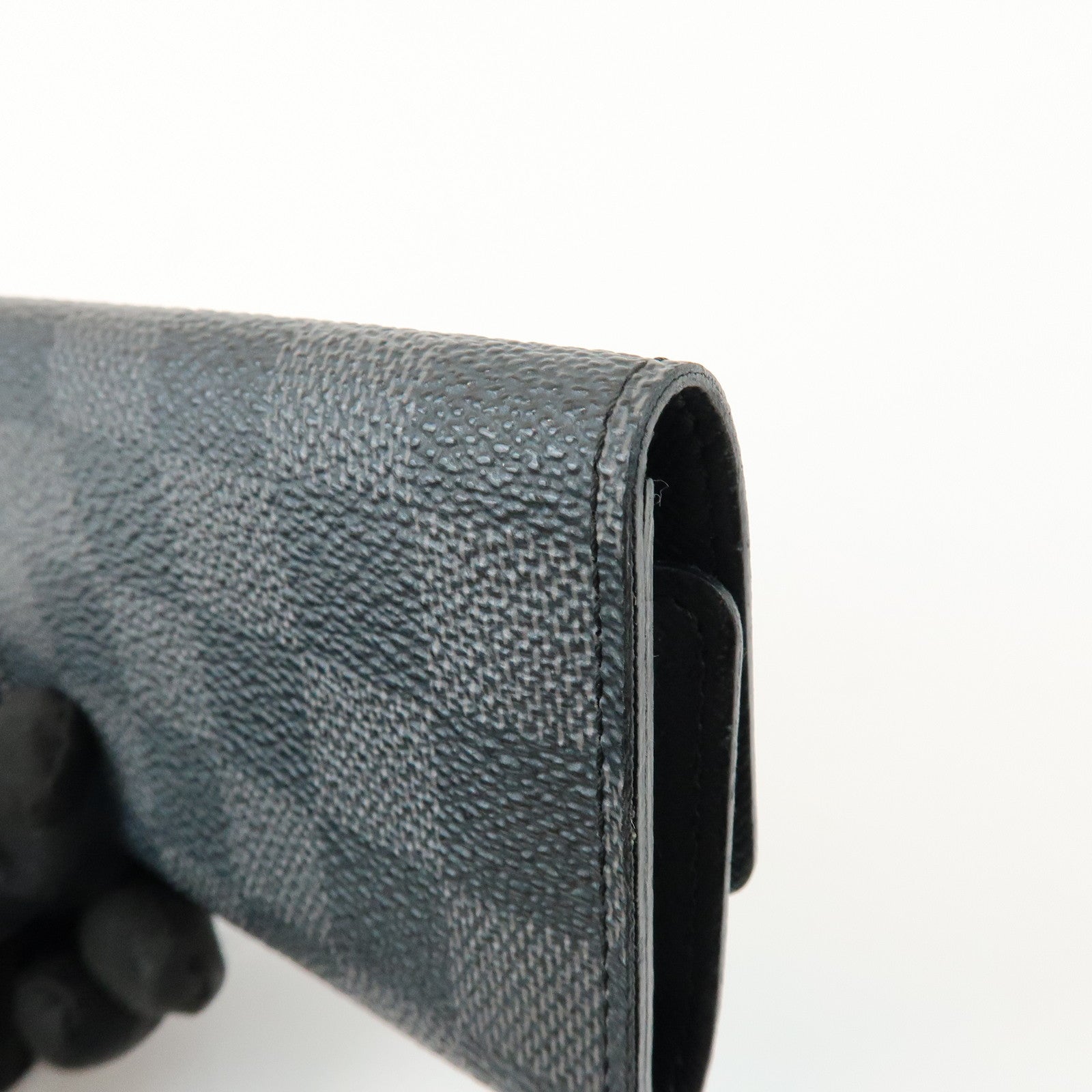 Louis Vuitton Damier Graphite Multicle 6 Key Case Gray Black N62662