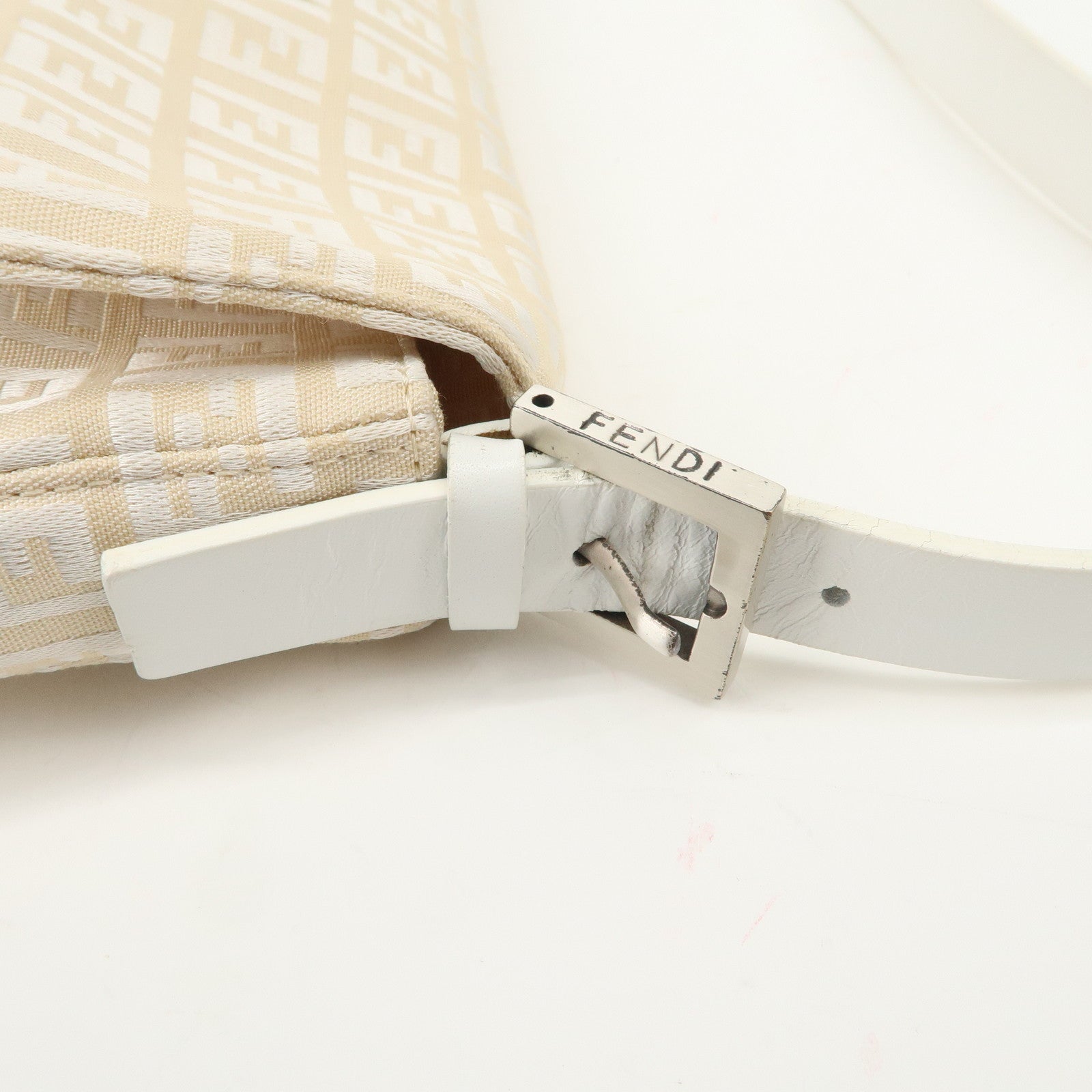 FENDI Mamma Baguette Zucchino Leather Shoulder Bag White 8BR000