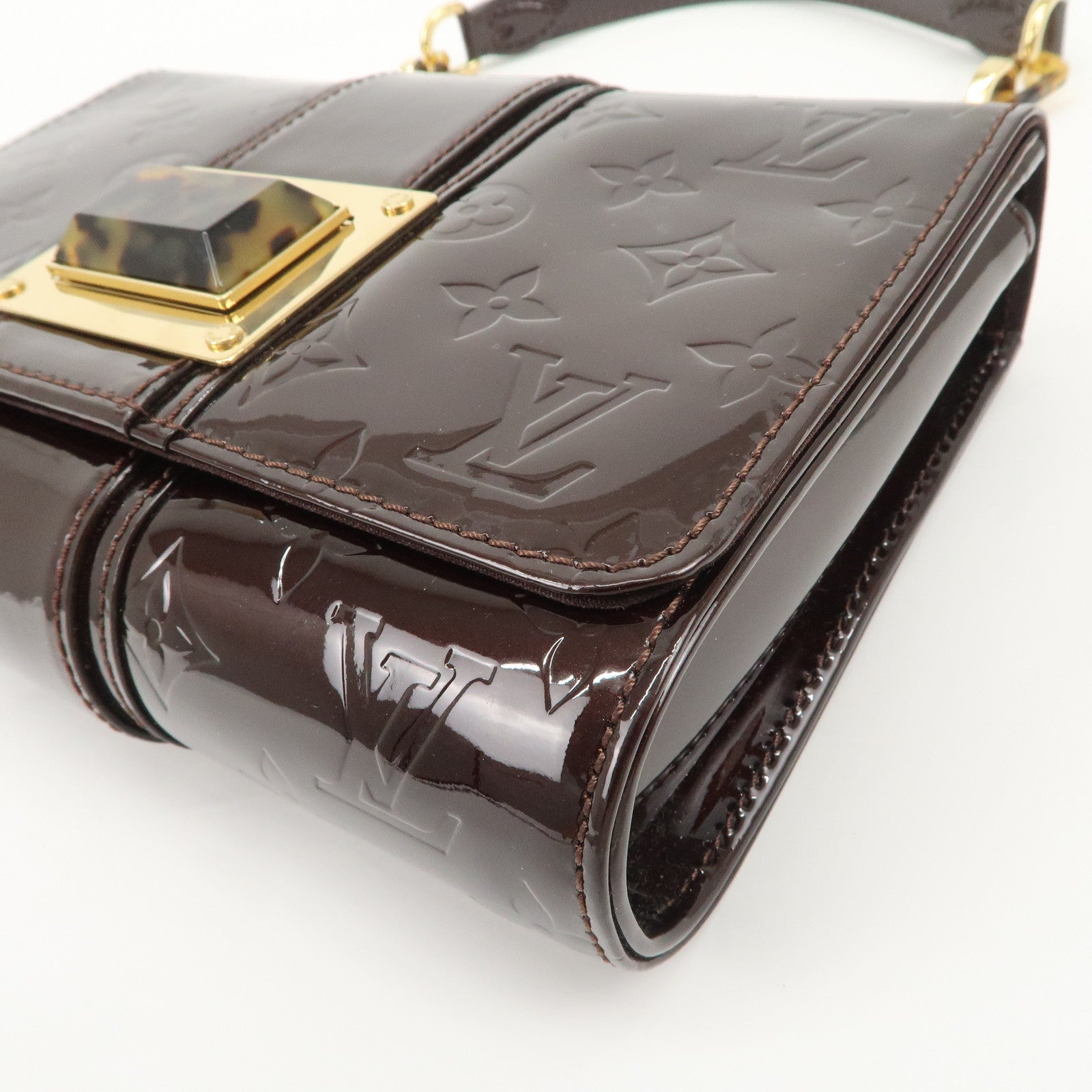 Louis Vuitton Monogram Vernis Leather Vermont Avenue Shoulder Bag