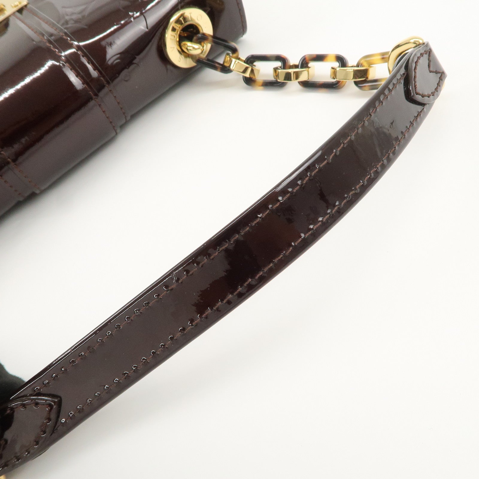 Louis Vuitton Monogram Vernis Leather Vermont Avenue Shoulder Bag