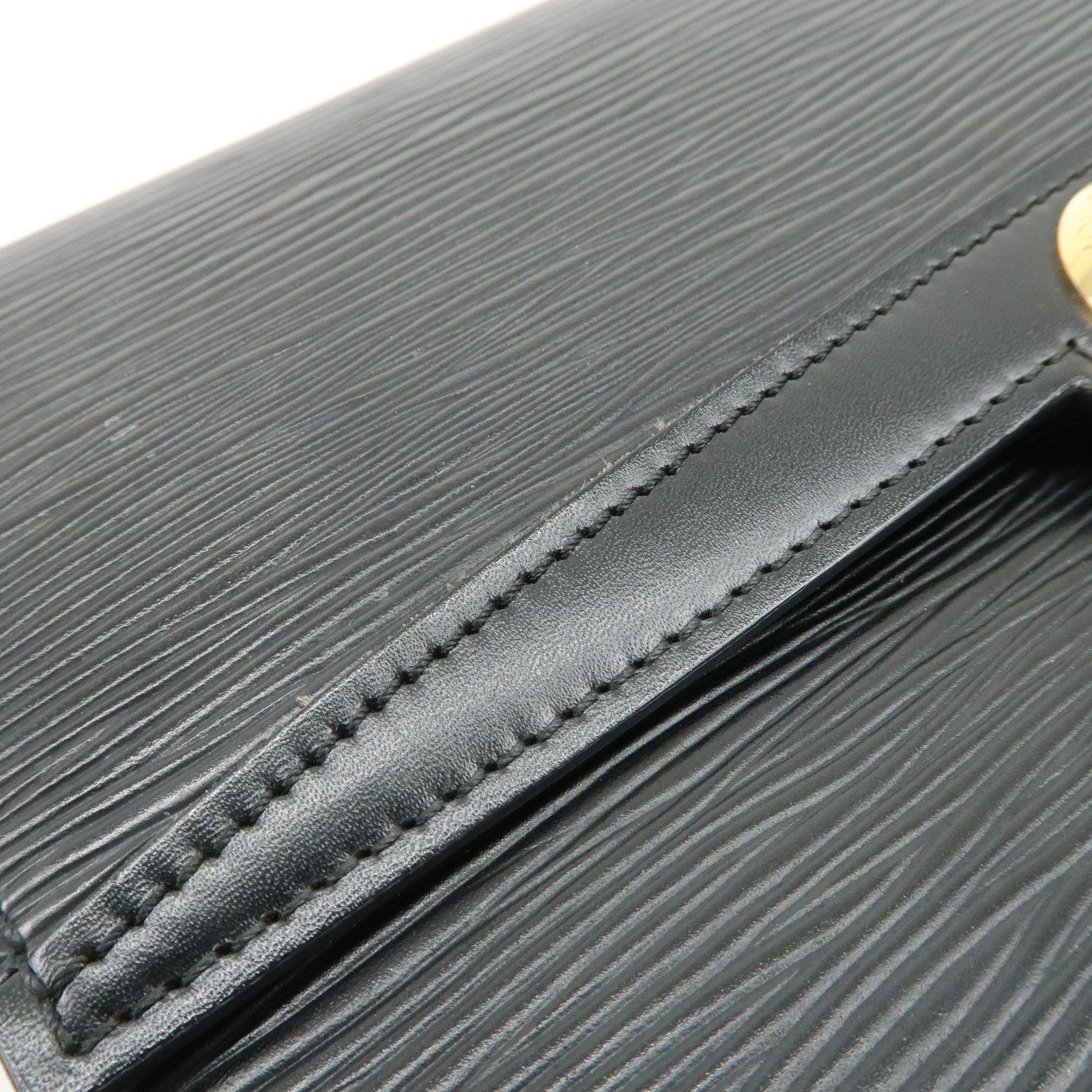 Louis Vuitton Epi Leather Arche Shoulder Crossbody Bag Noir M52572