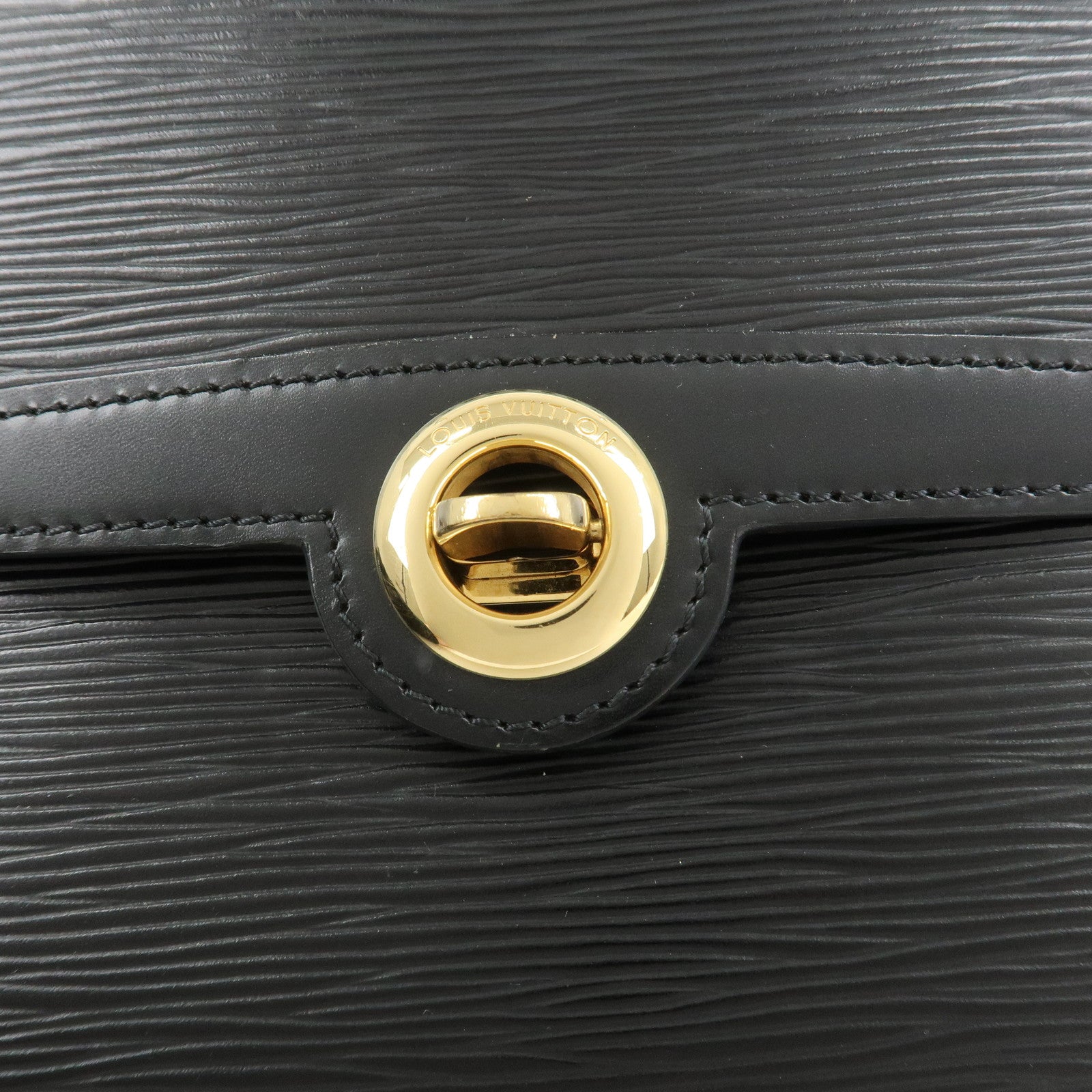 Louis Vuitton Epi Leather Arche Shoulder Crossbody Bag Noir M52572