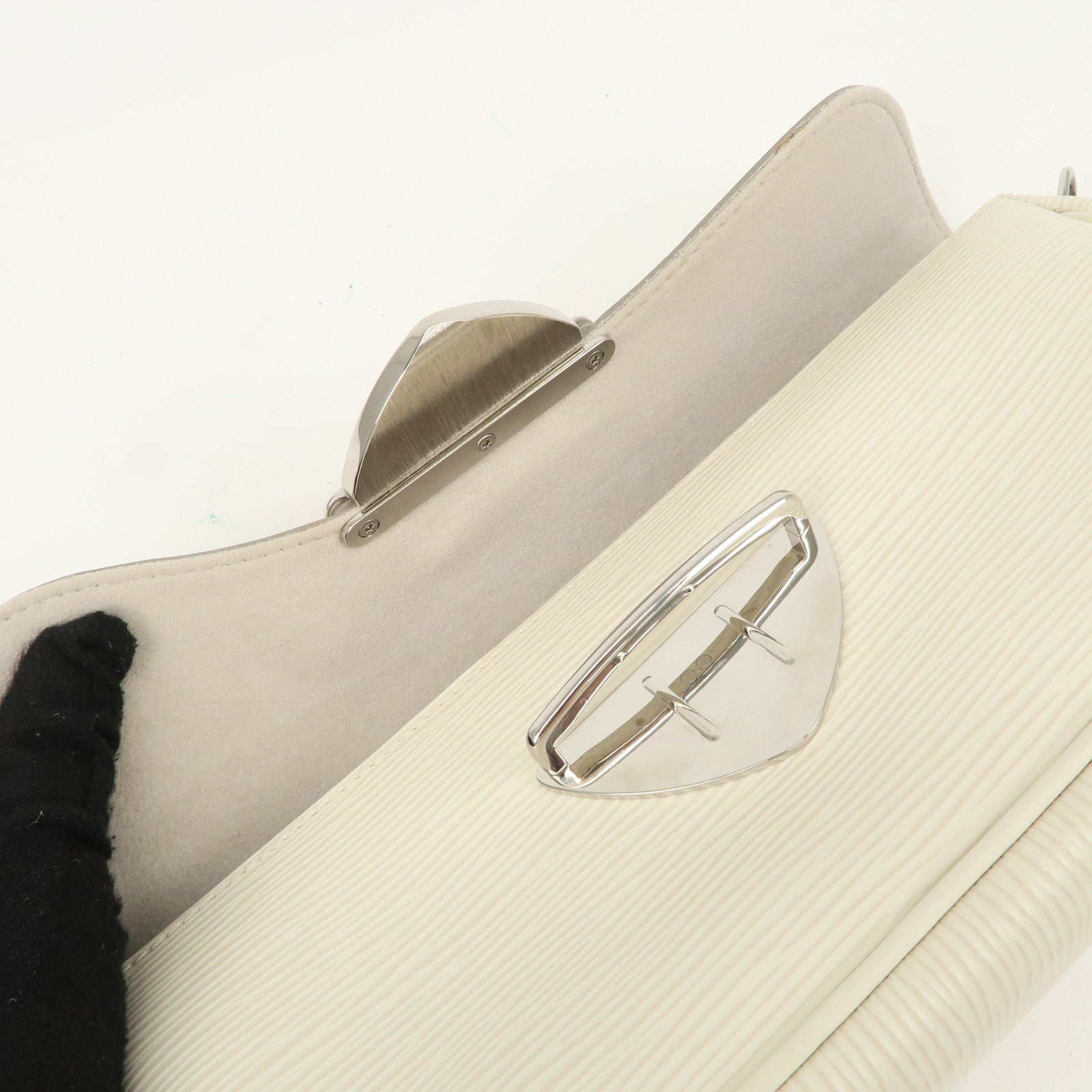 Louis Vuitton Epi Pochette Montaigne Shoulder Bag Ivoire M5929J Used