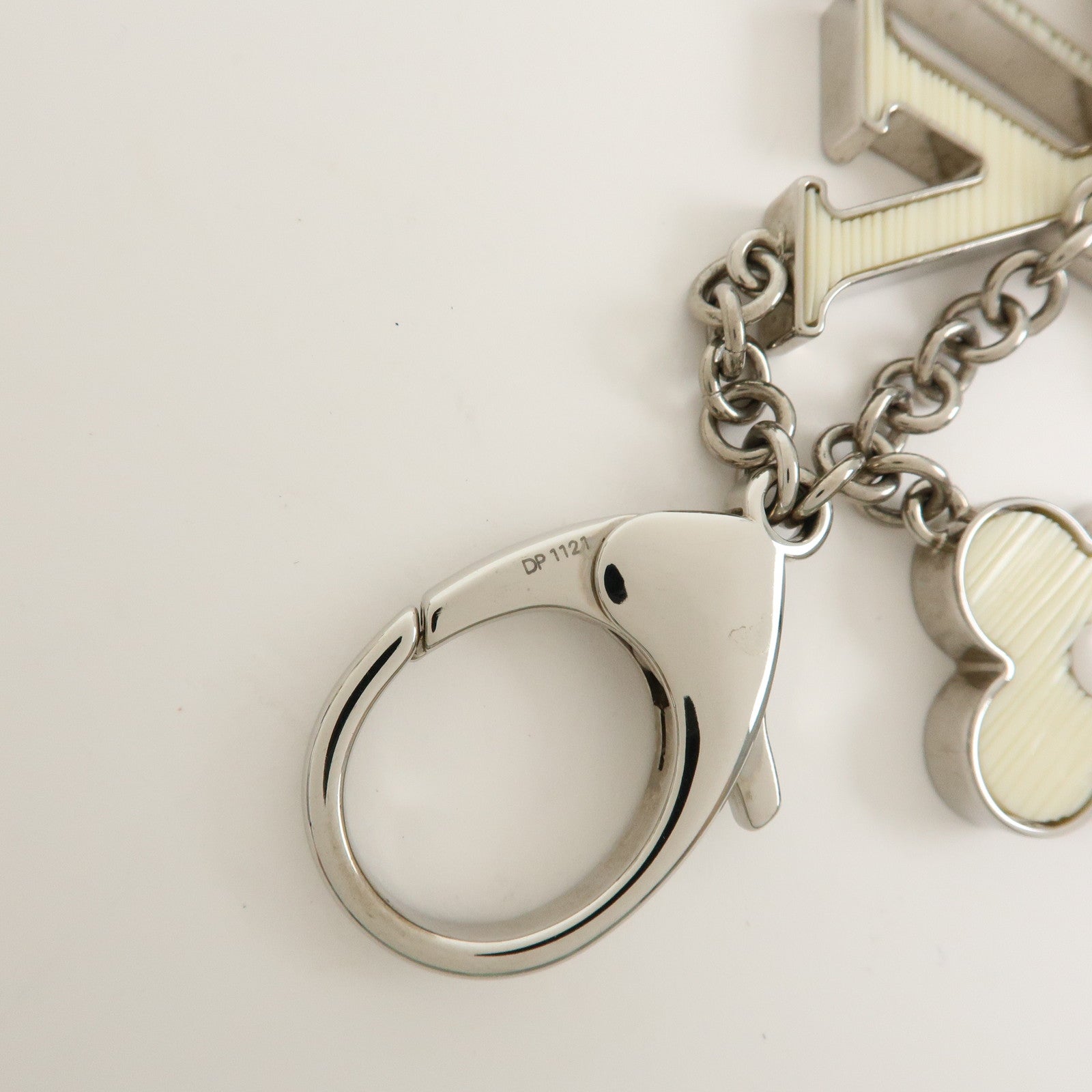 Louis Vuitton Bijoux Sac Fleur de Epi Bag Charm Silver White M65085