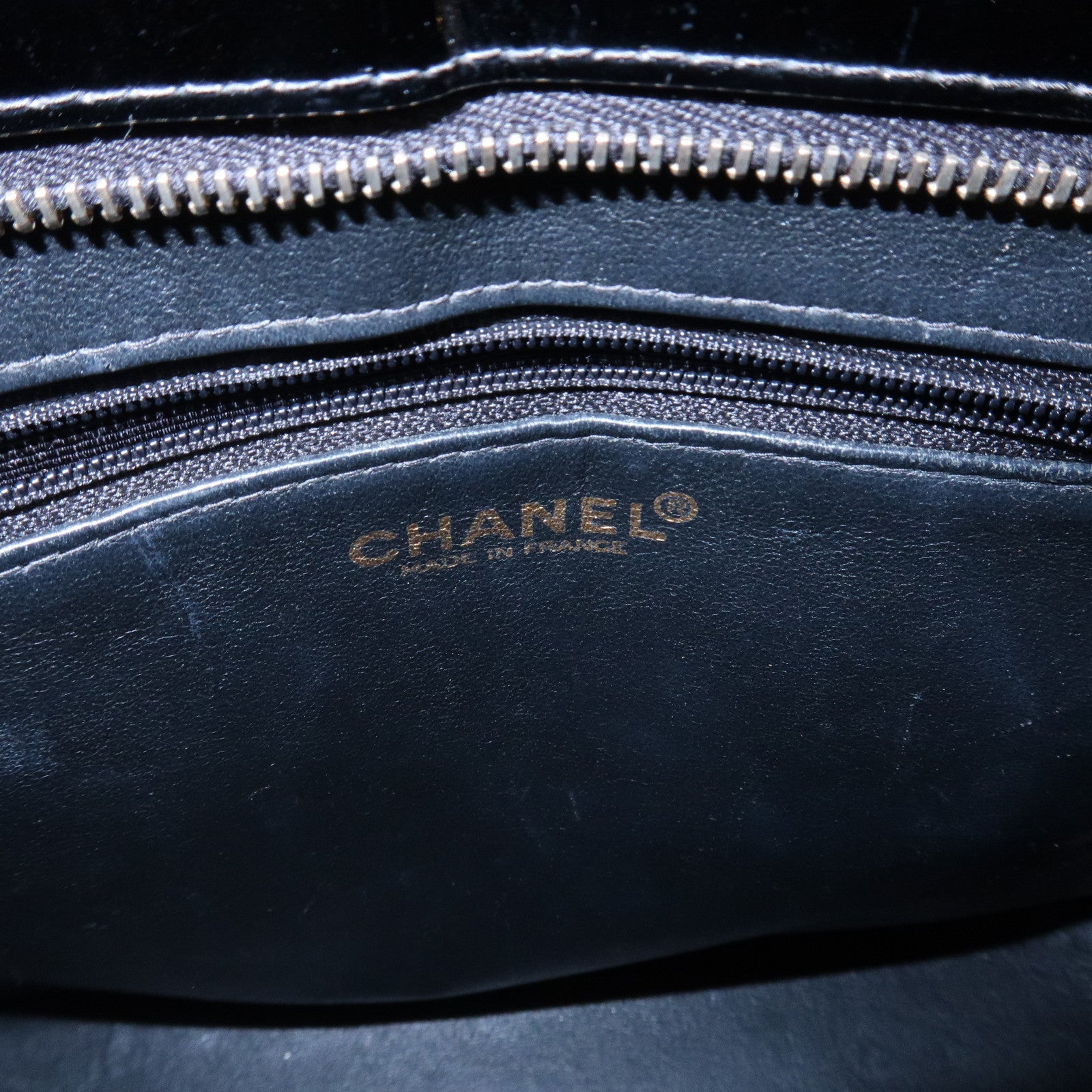 CHANEL Matelasse Patent Leather Medalion Tote Bag Black A01804