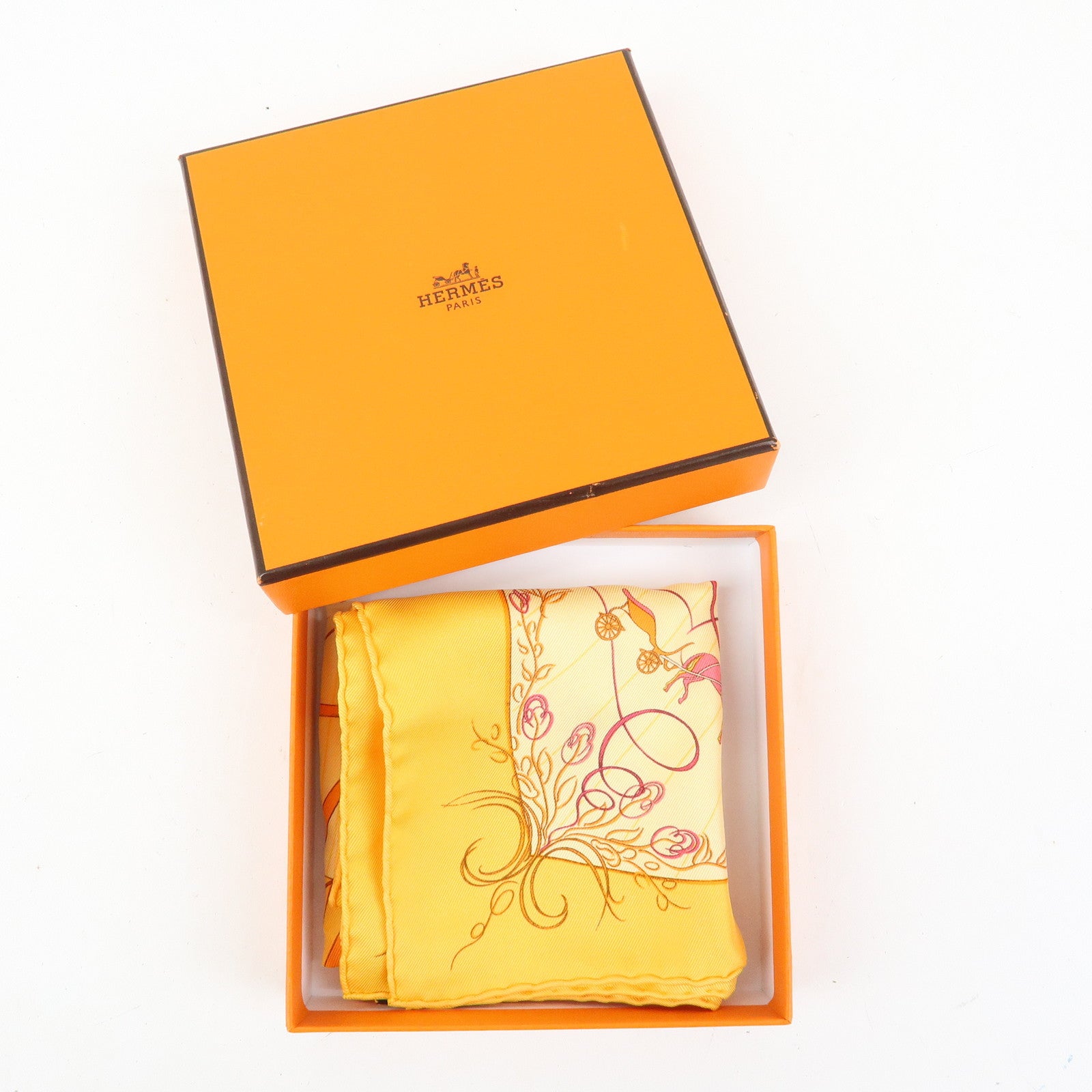 HERMES Carre 42 Silk 100% Scarf EFFLUVES Ivy Print Orange