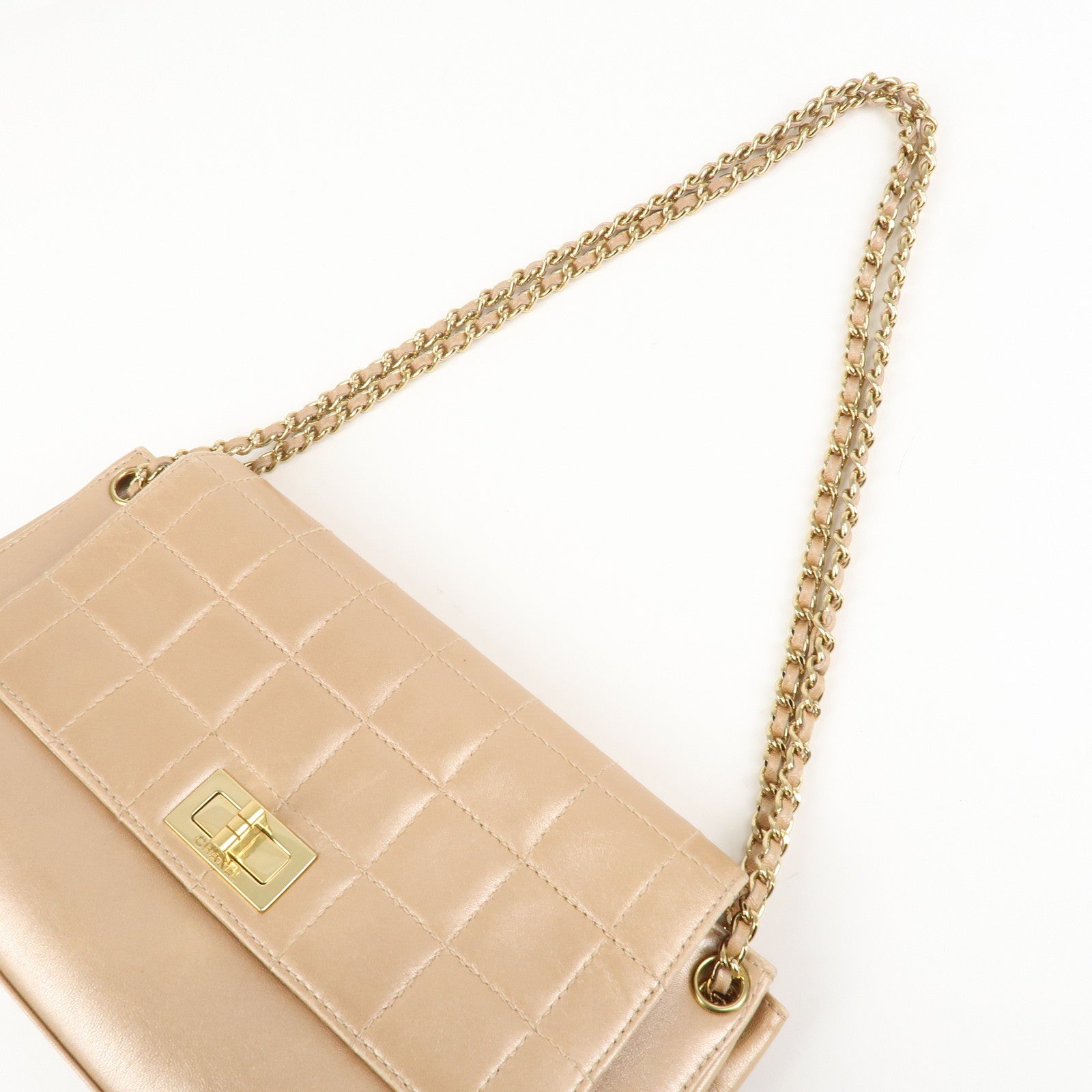 CHANEL Chocolate Bar Leather Chain Shoulder Bag Pink Gold Used
